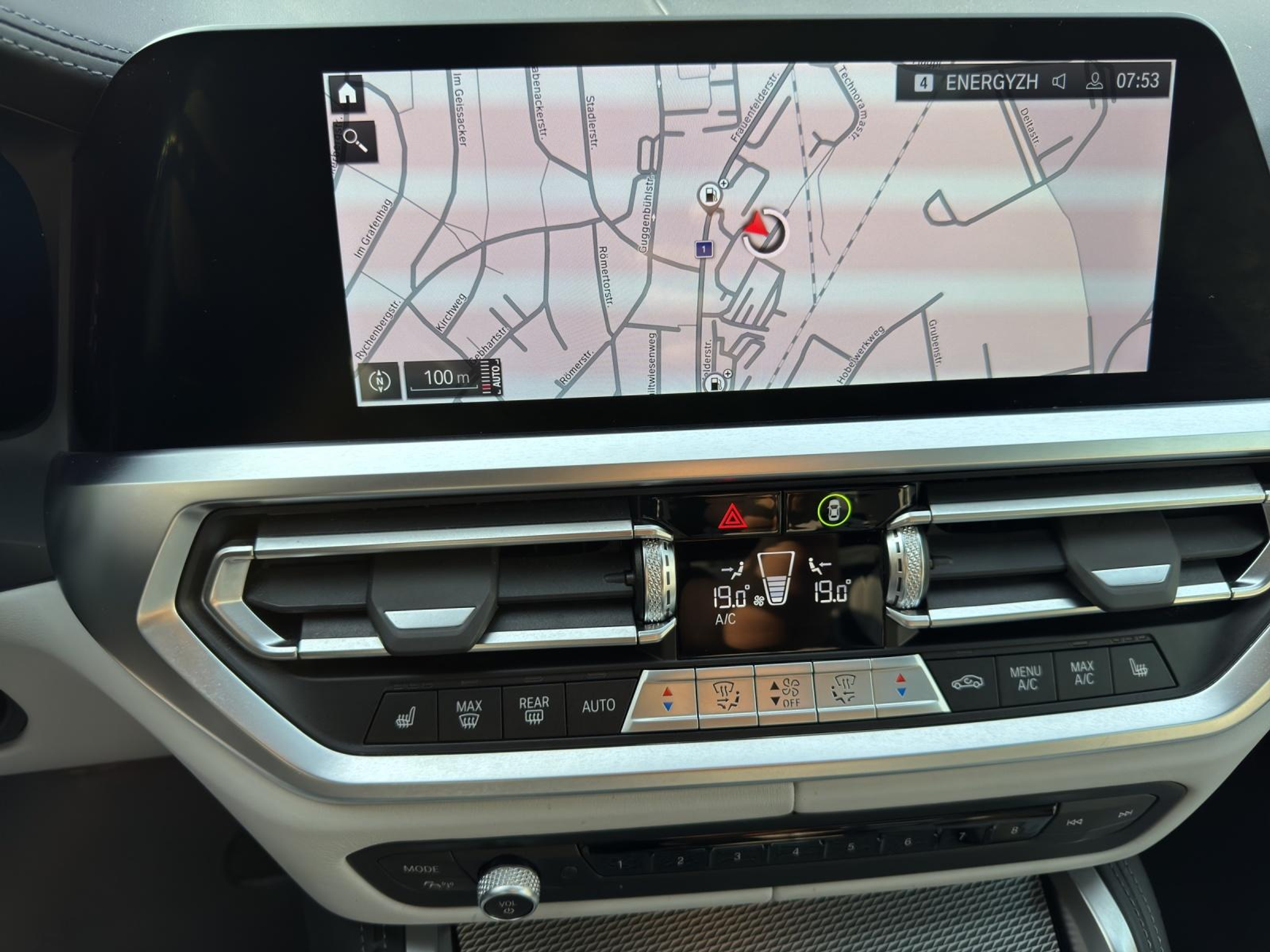 listing desktop thumbnail image 11