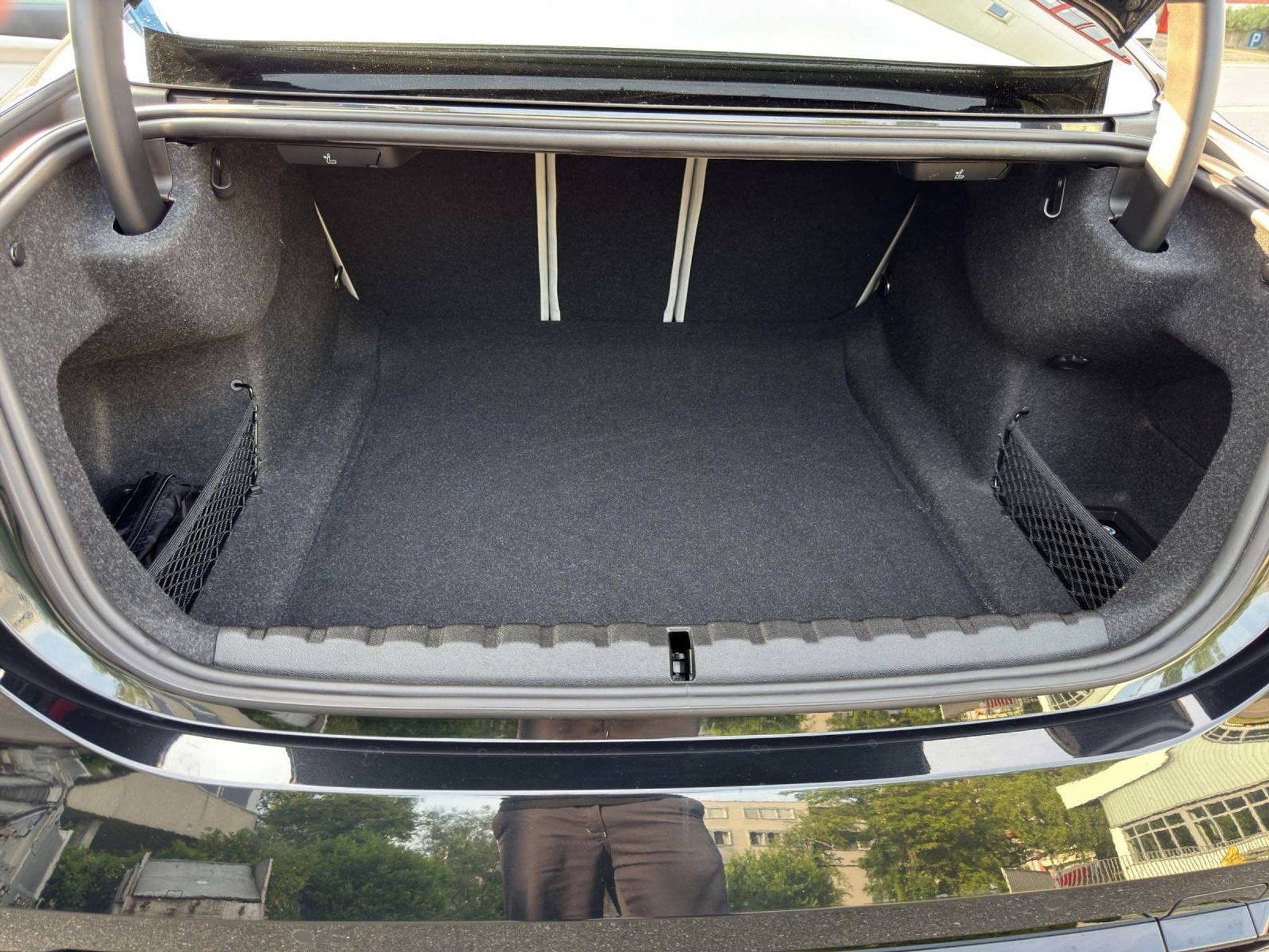 listing desktop thumbnail image 19