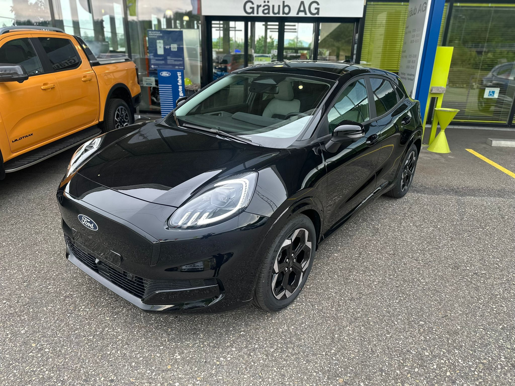 listing desktop thumbnail image 3