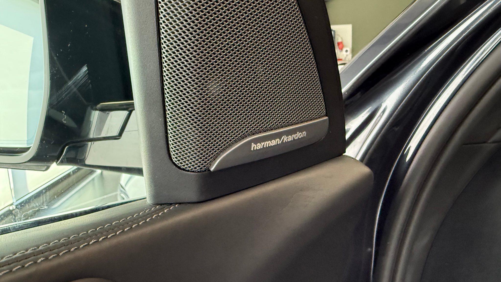 listing desktop thumbnail image 13