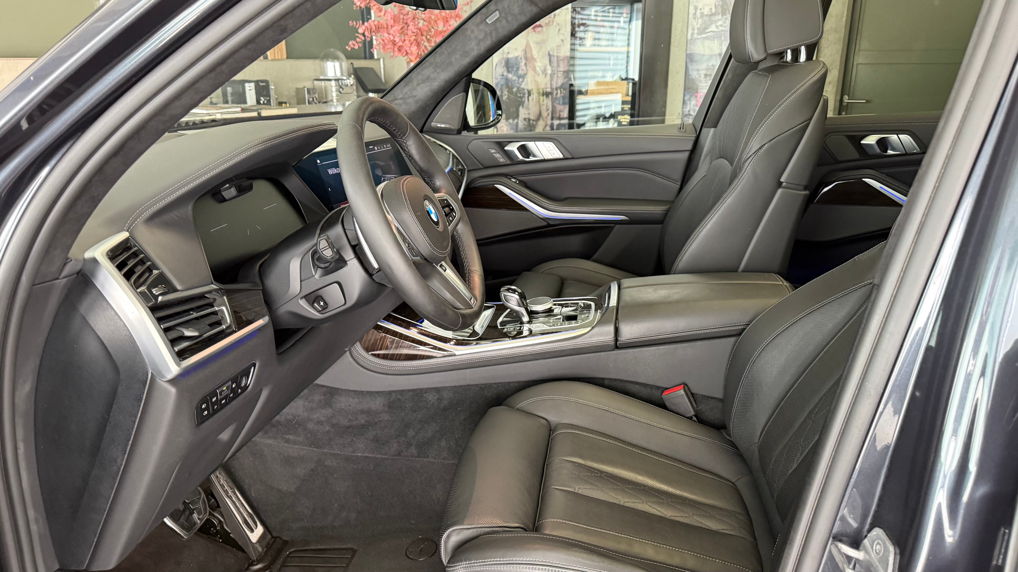 listing desktop thumbnail image 10