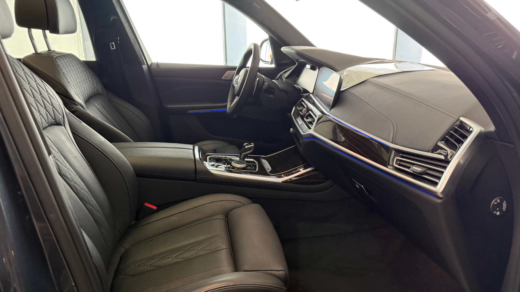 listing desktop thumbnail image 23