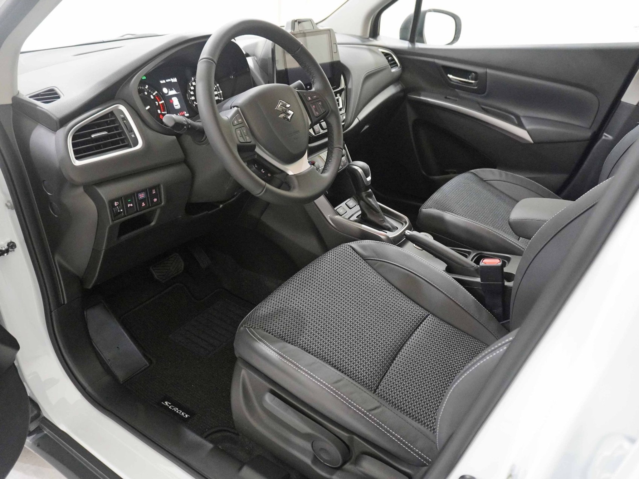 listing desktop thumbnail image 7