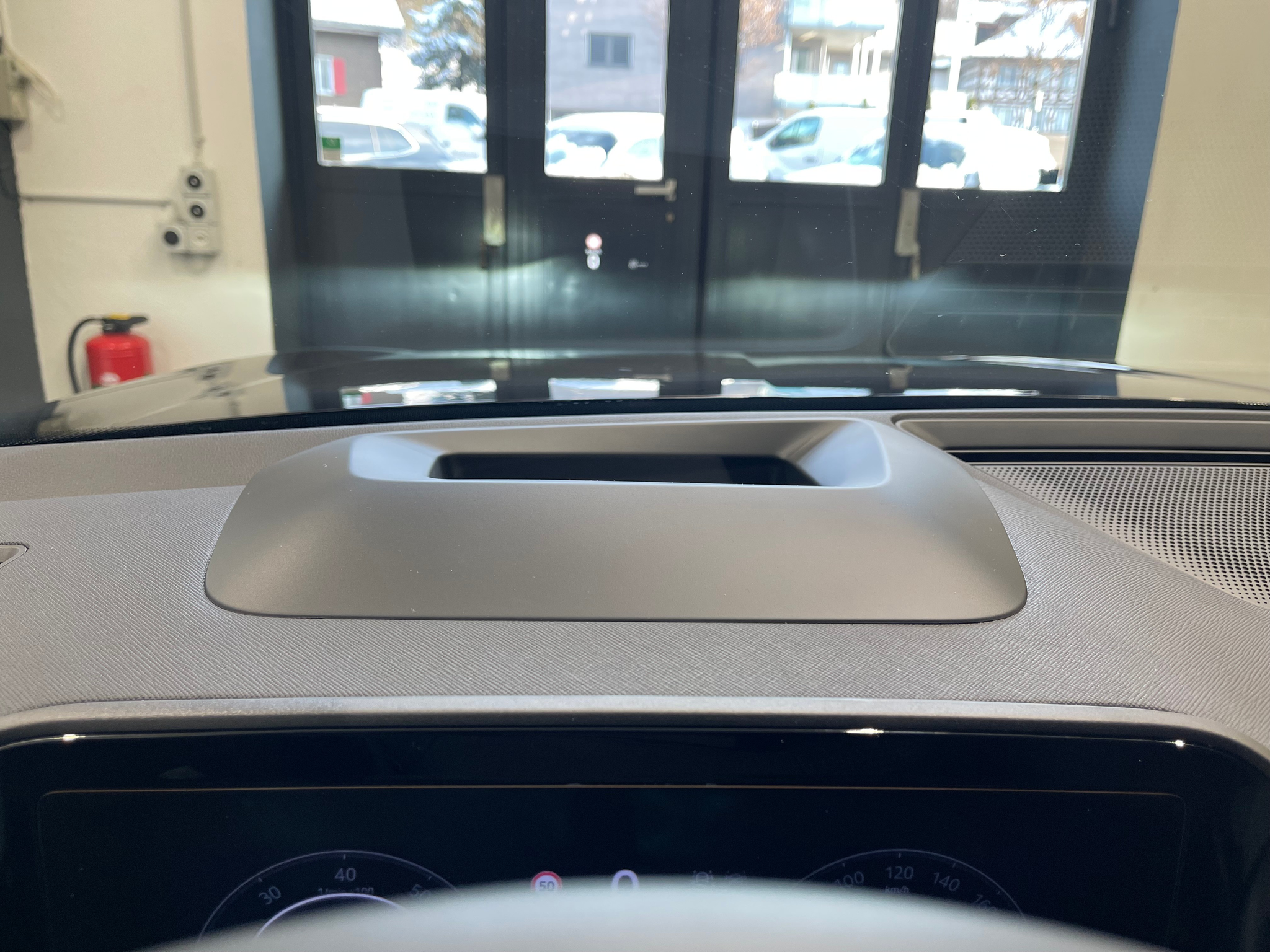 listing desktop thumbnail image 17