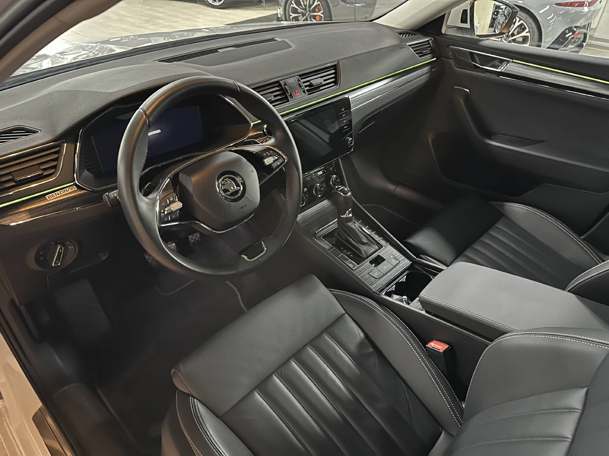 listing desktop thumbnail image 9