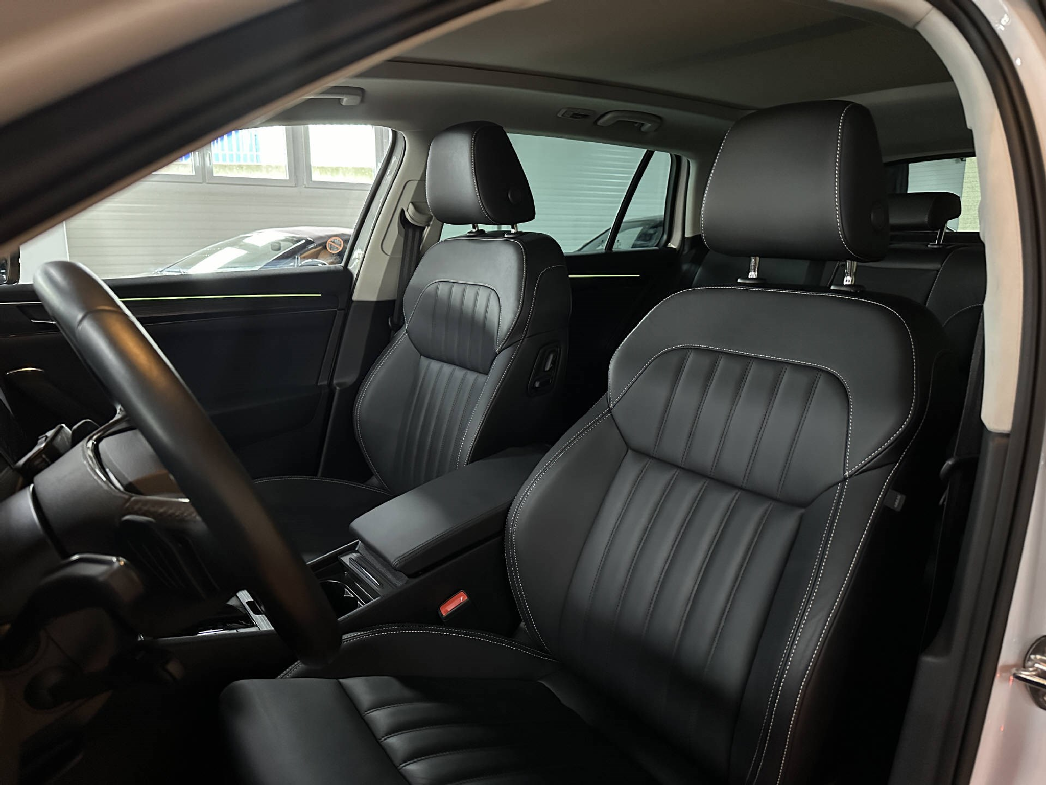 listing desktop thumbnail image 10