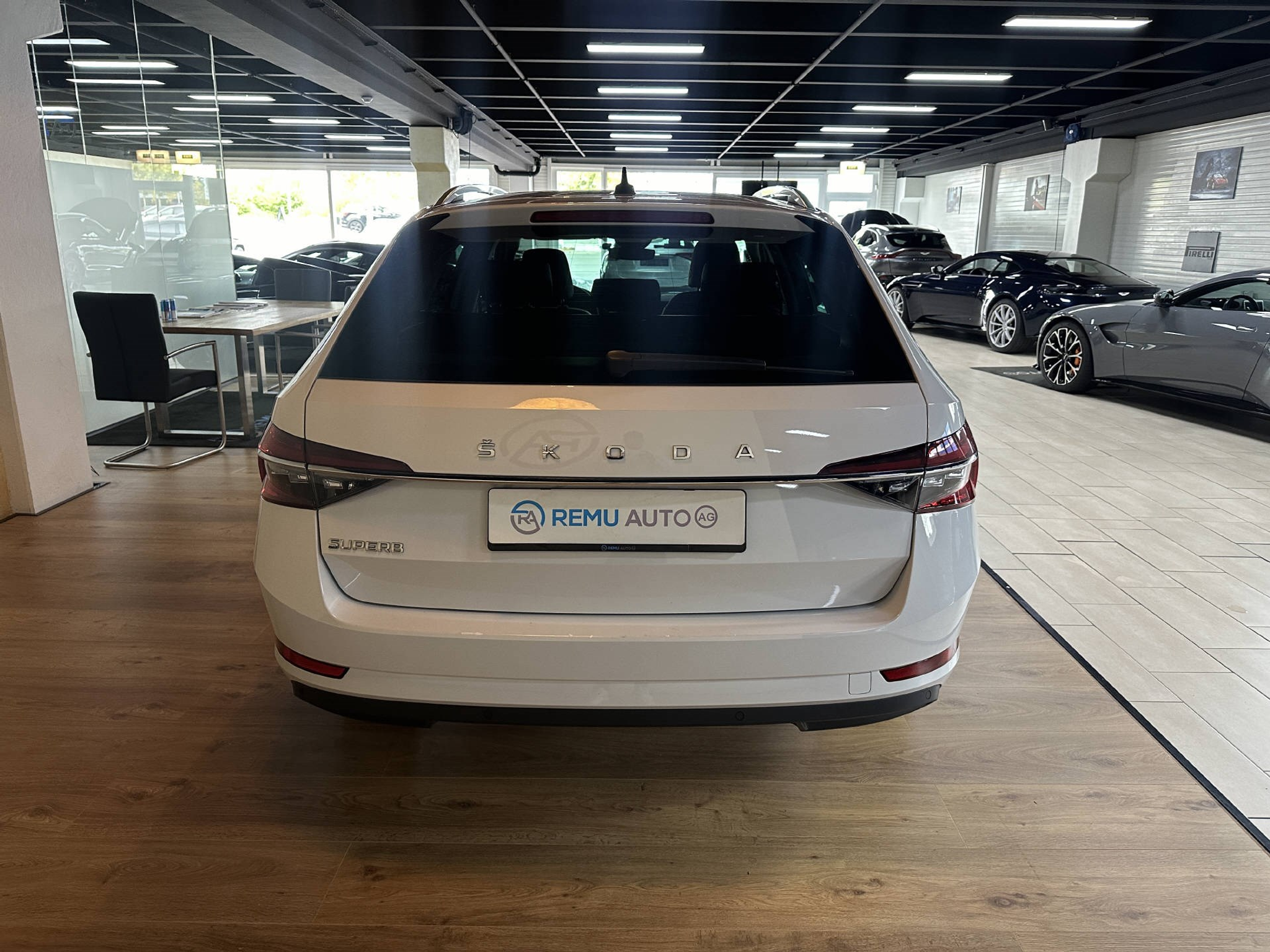 listing desktop thumbnail image 5