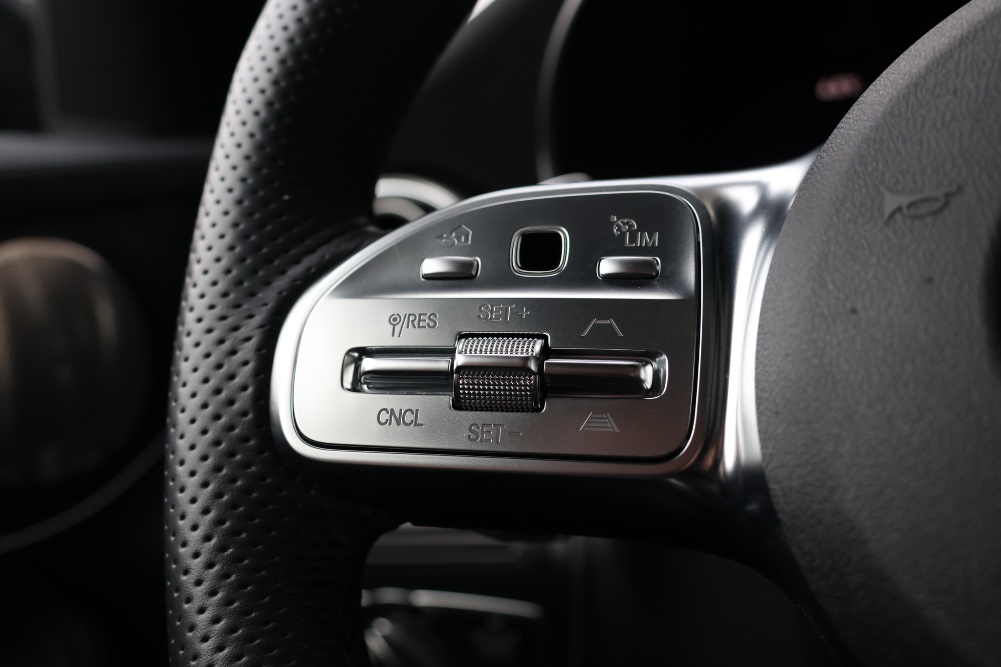 listing desktop thumbnail image 25