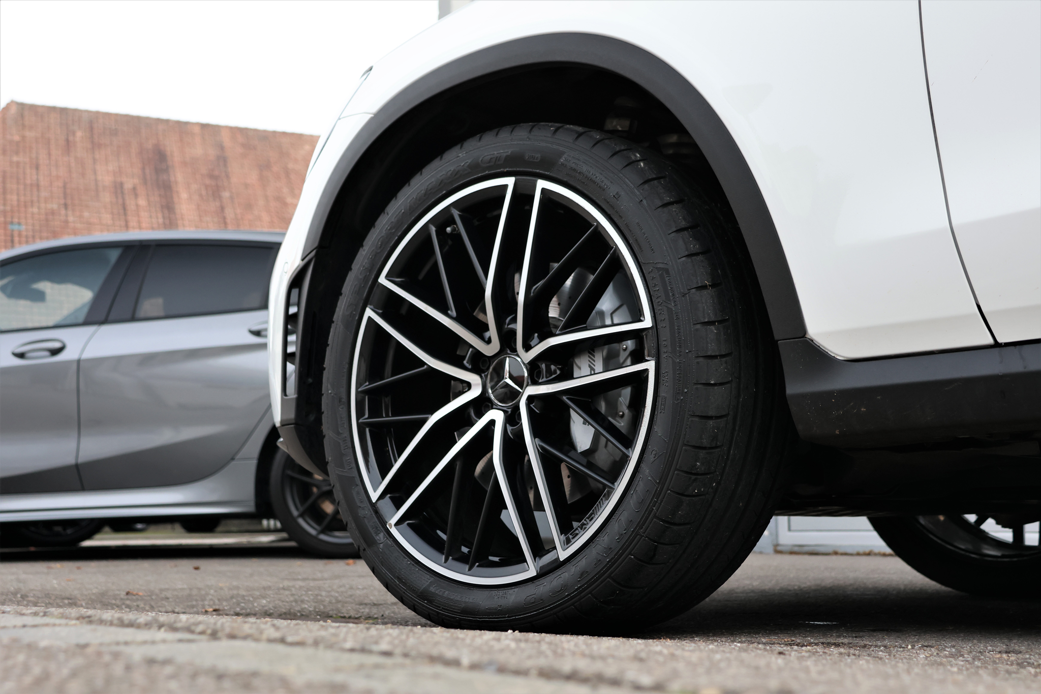 listing desktop thumbnail image 6