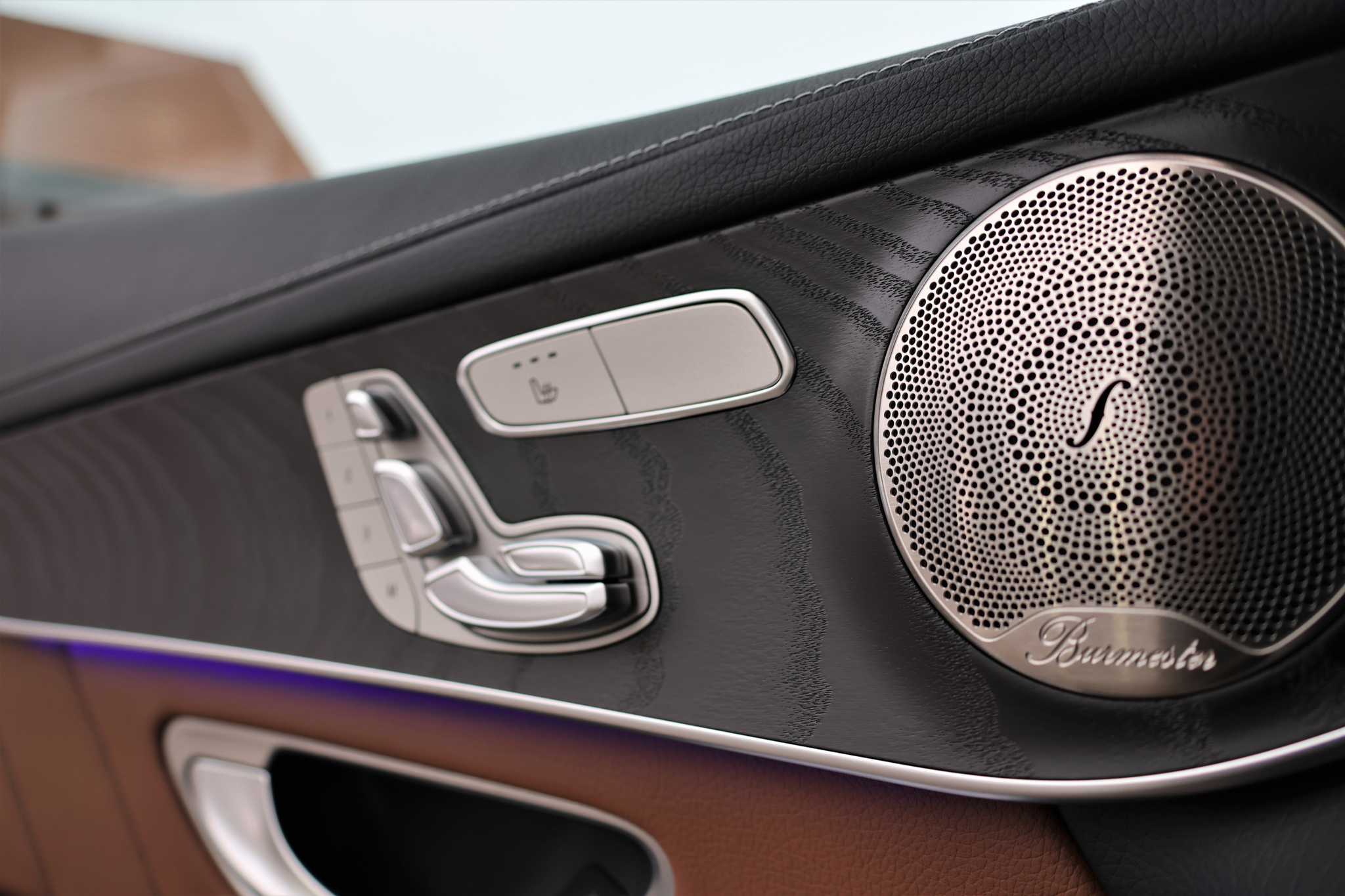 listing desktop thumbnail image 10