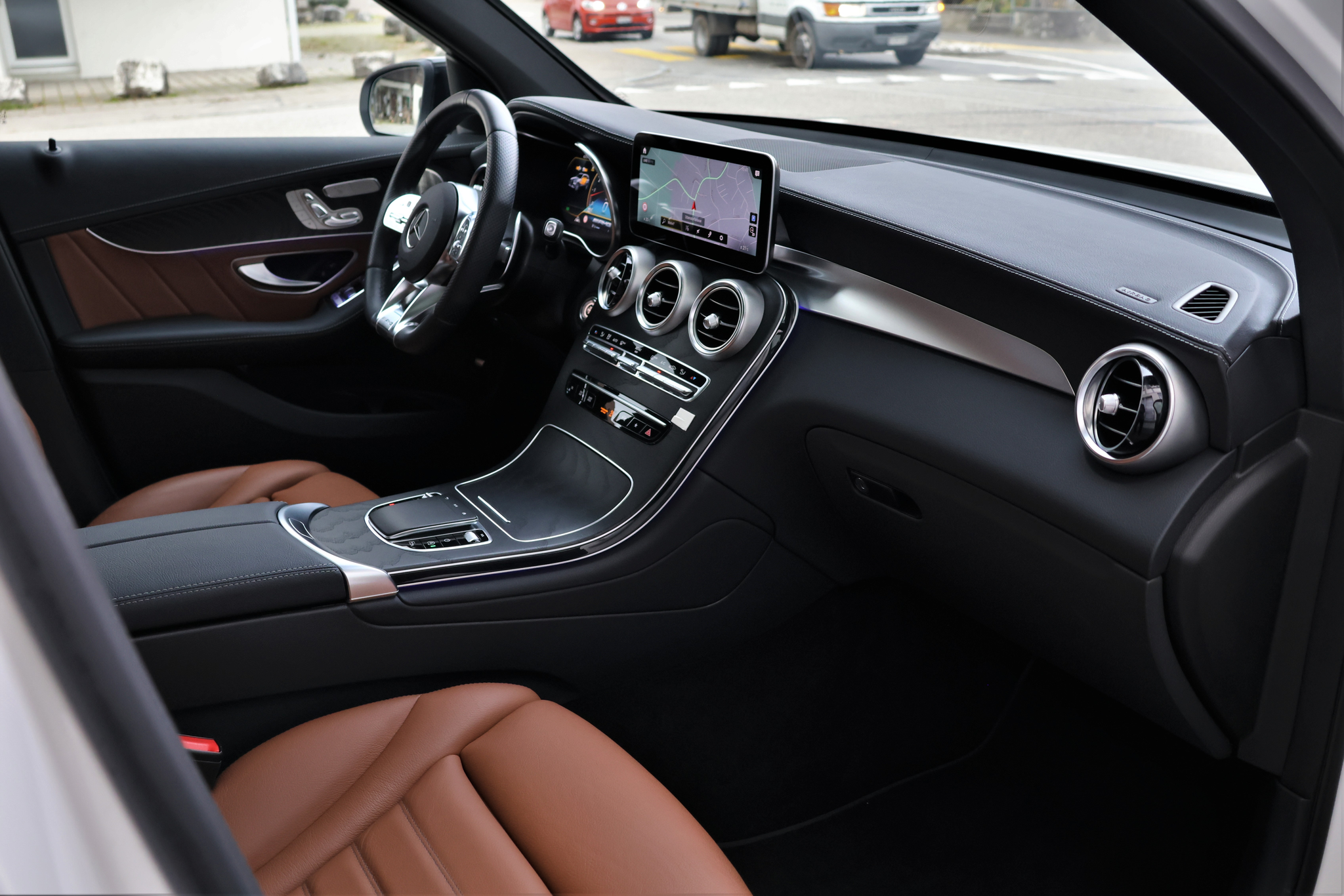 listing desktop thumbnail image 16