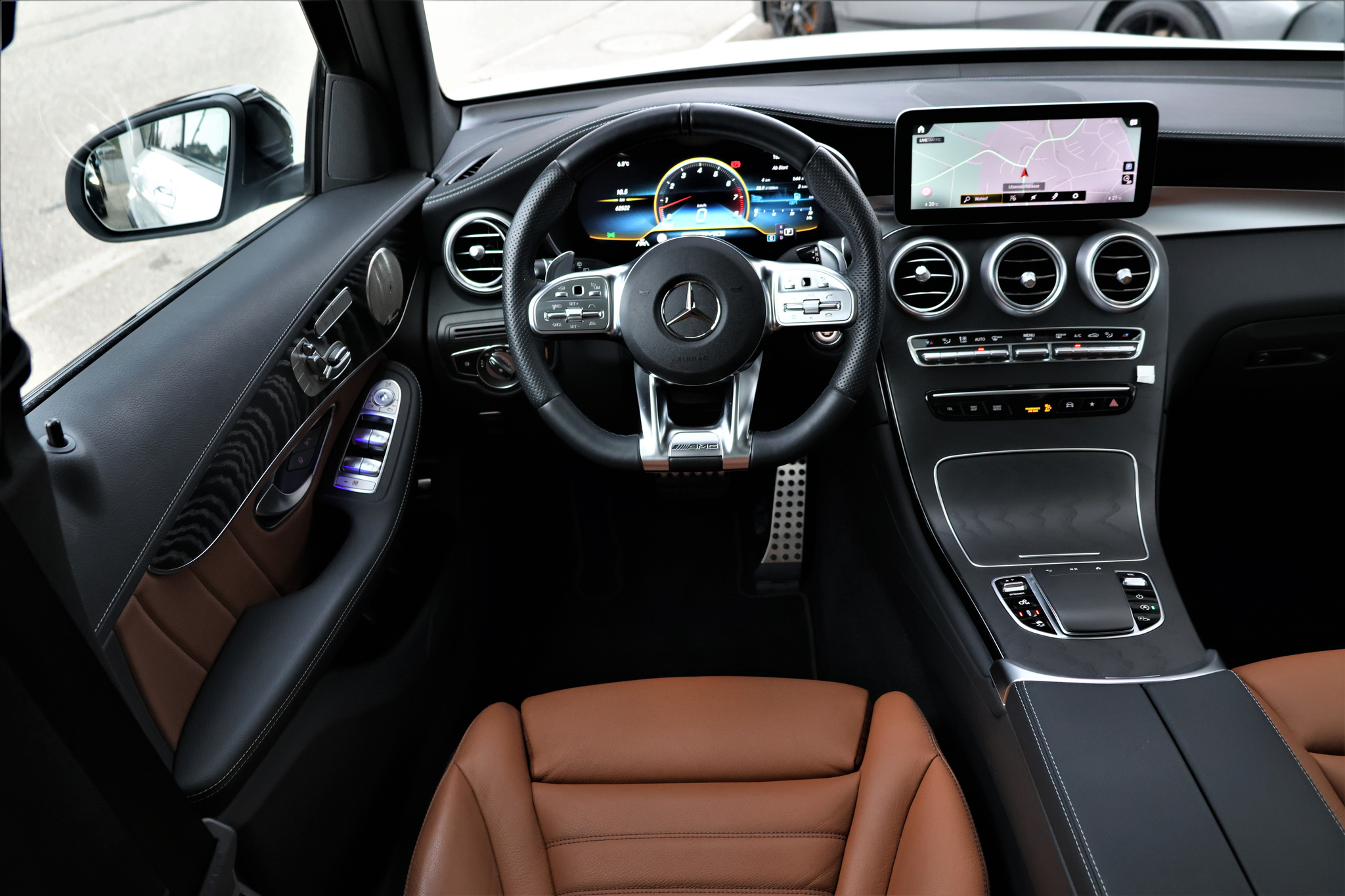 listing desktop thumbnail image 12