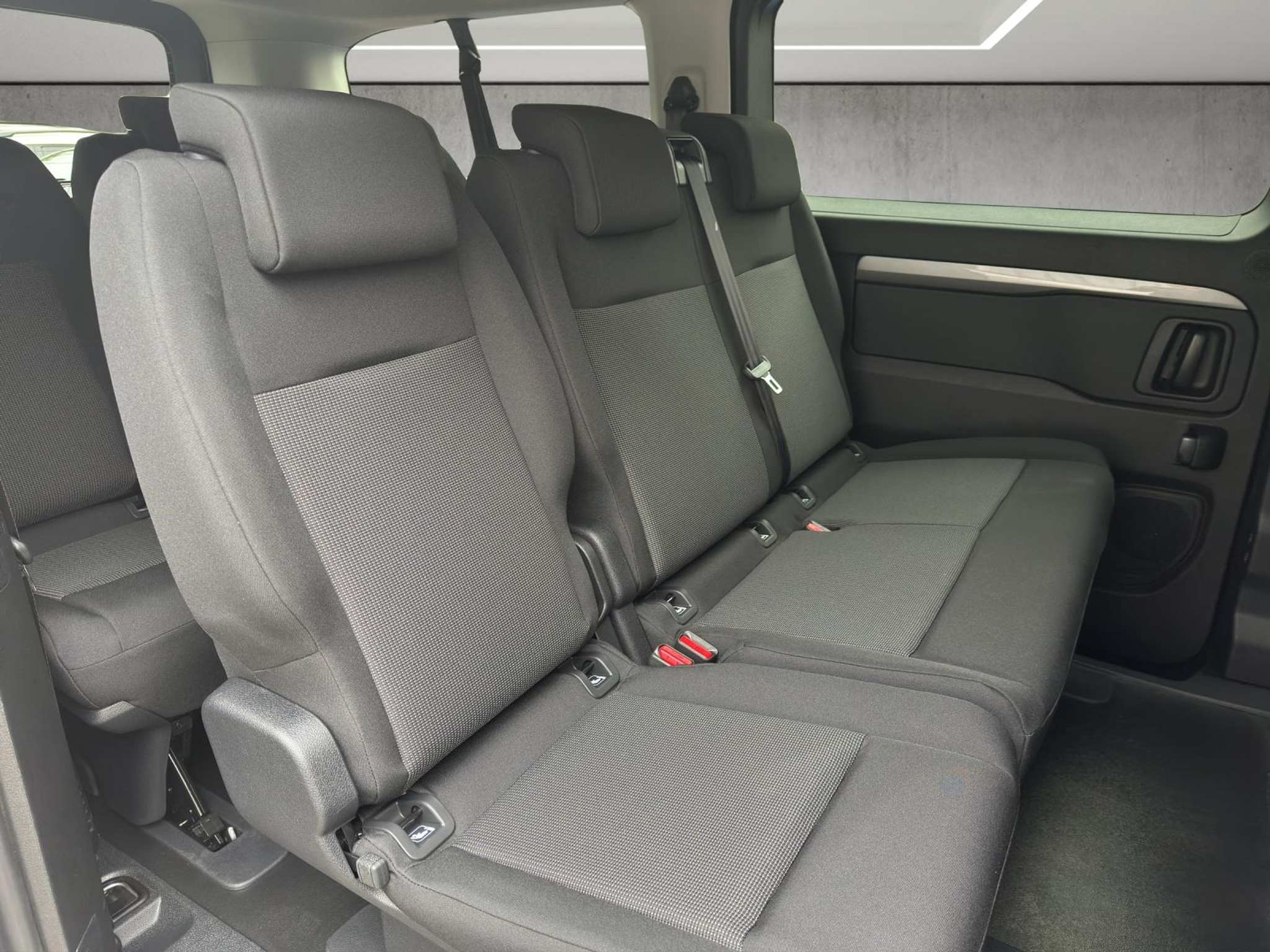 listing desktop thumbnail image 13