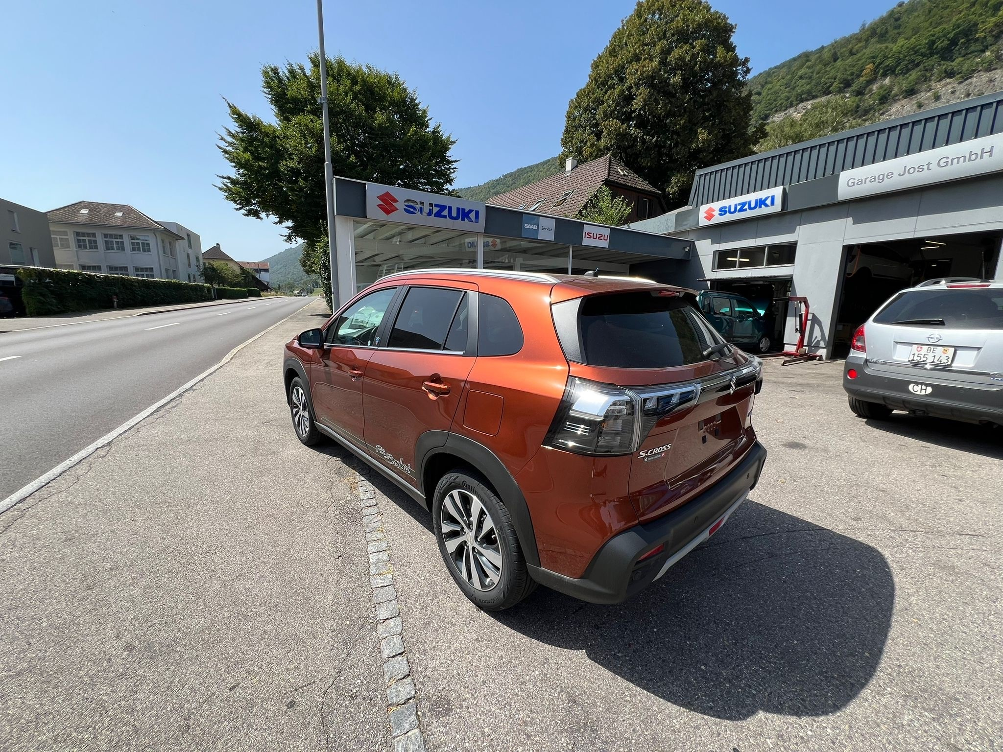 listing desktop thumbnail image 2