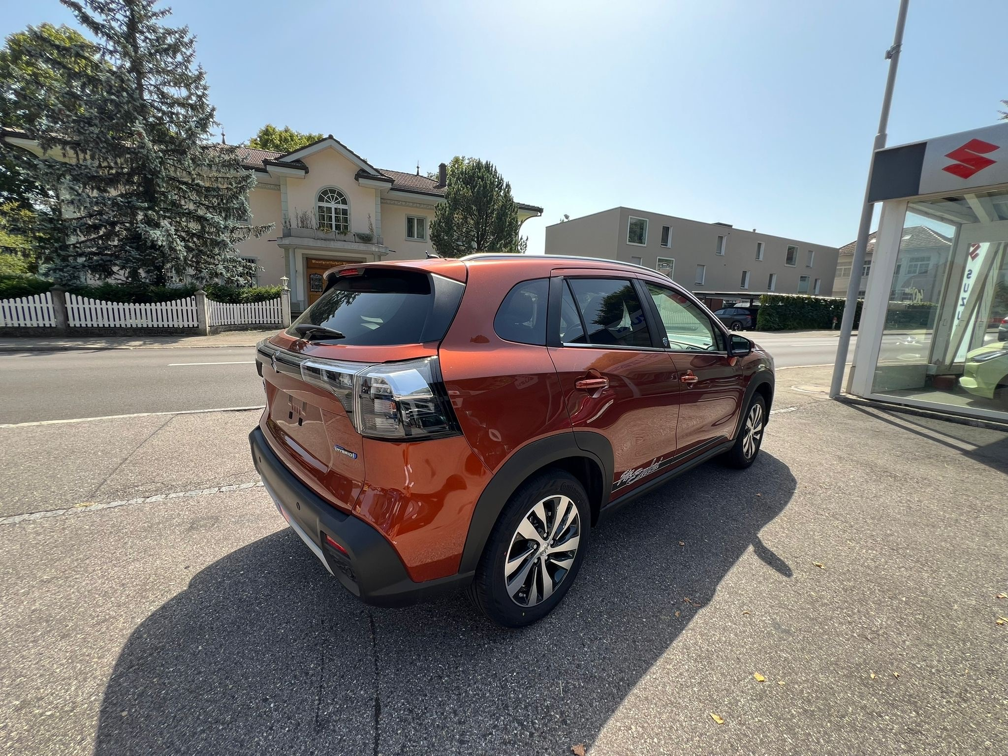 listing desktop thumbnail image 4