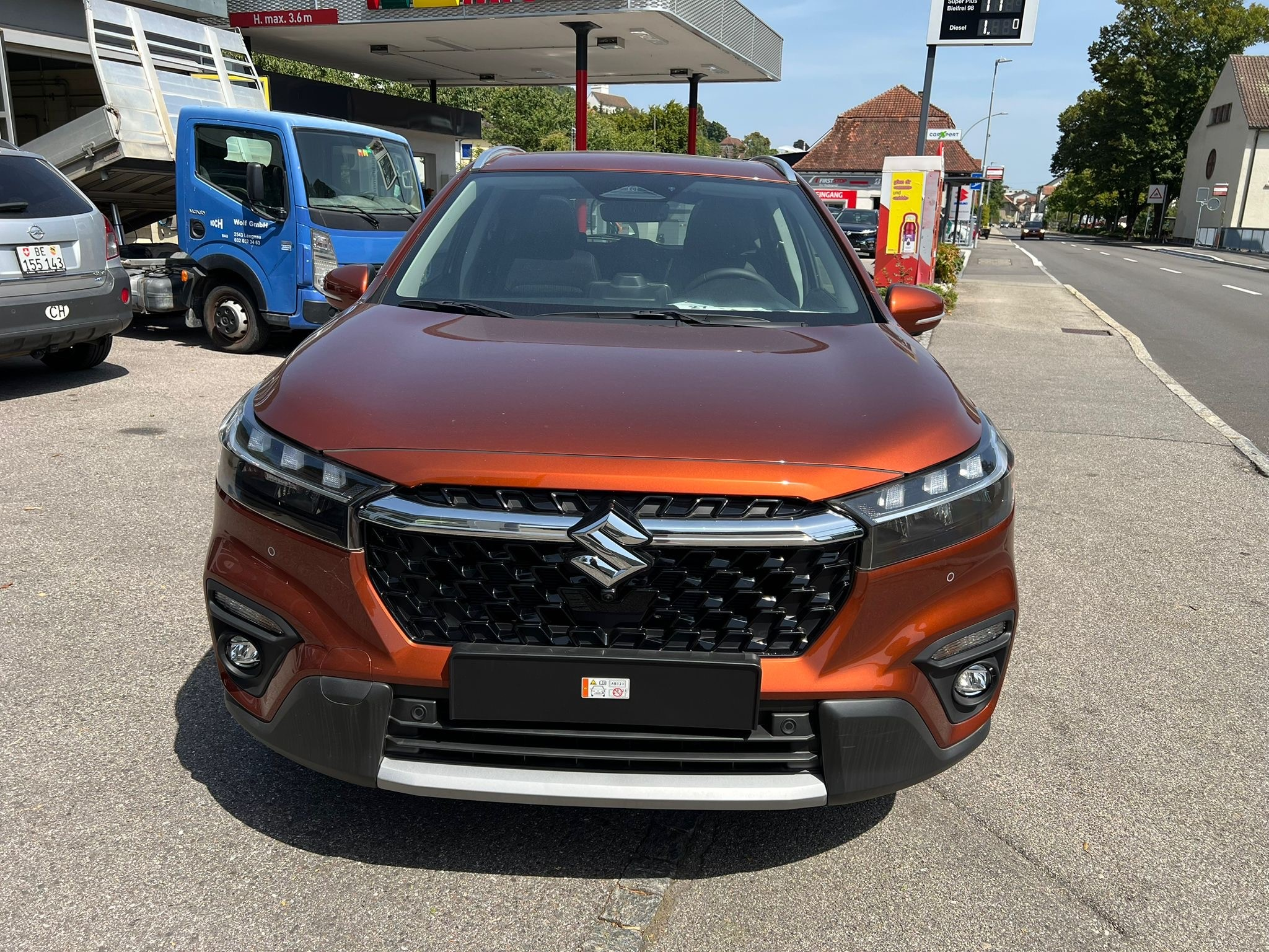 listing desktop thumbnail image 7