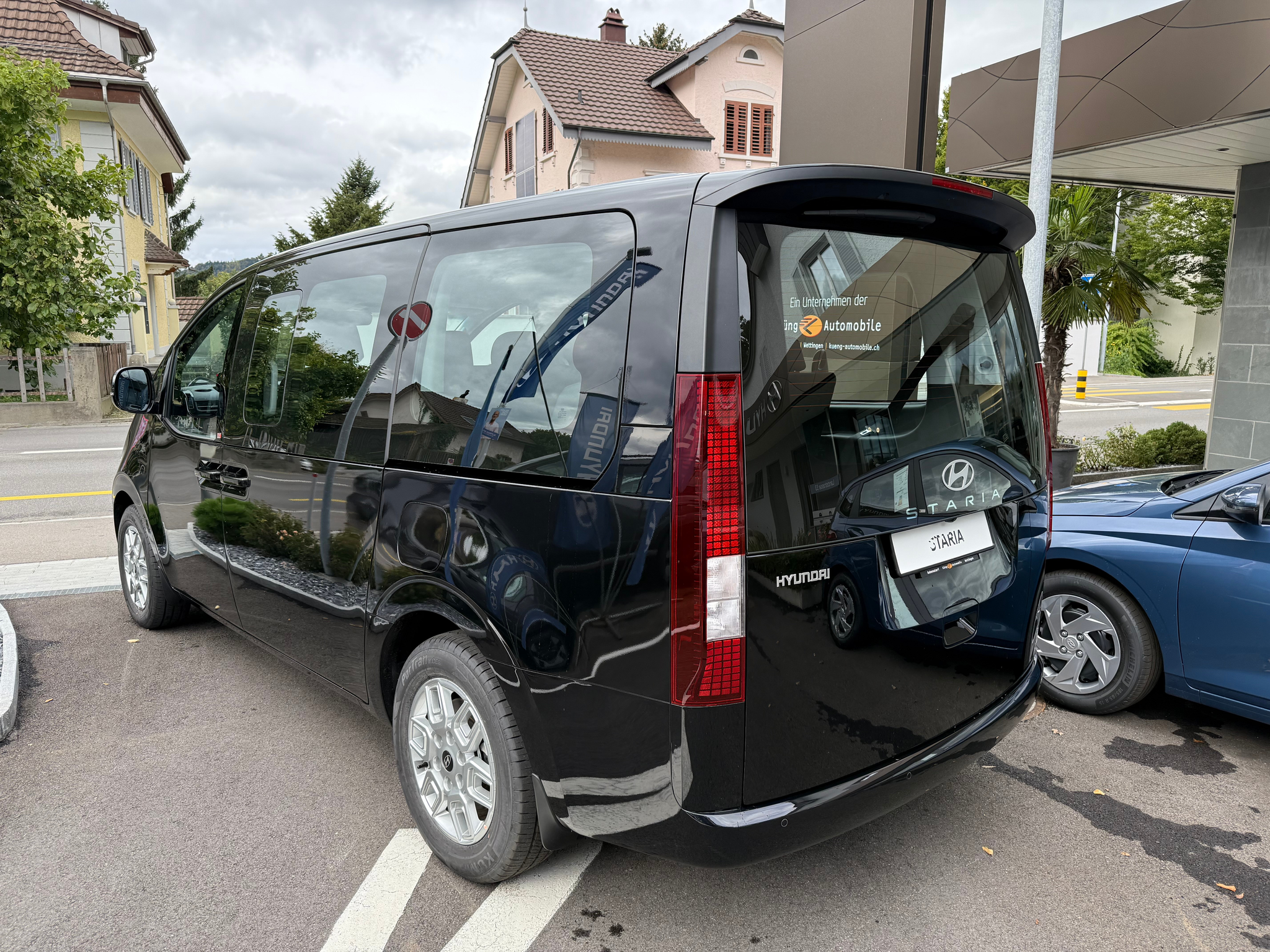 listing desktop thumbnail image 6