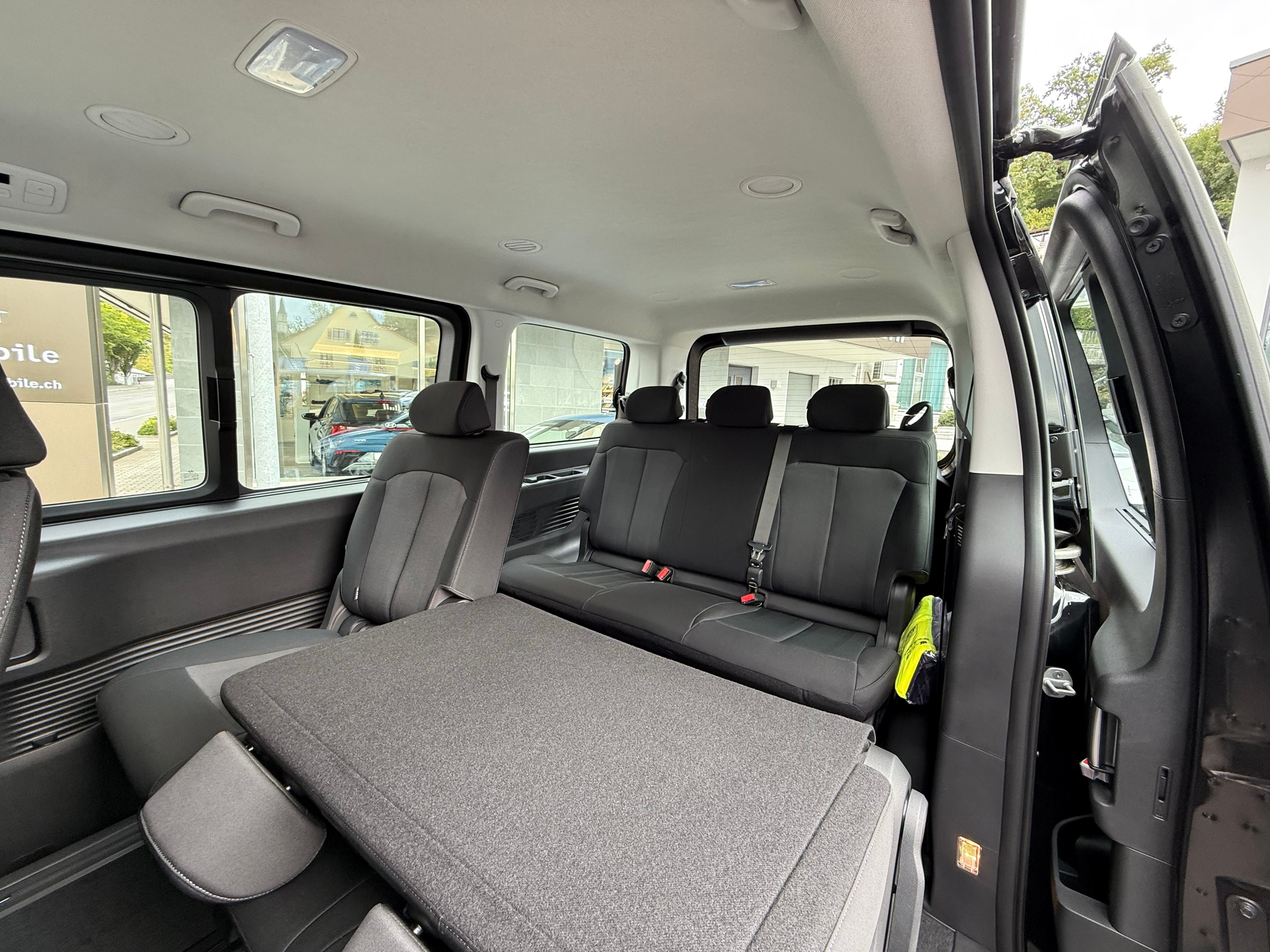 listing desktop thumbnail image 13