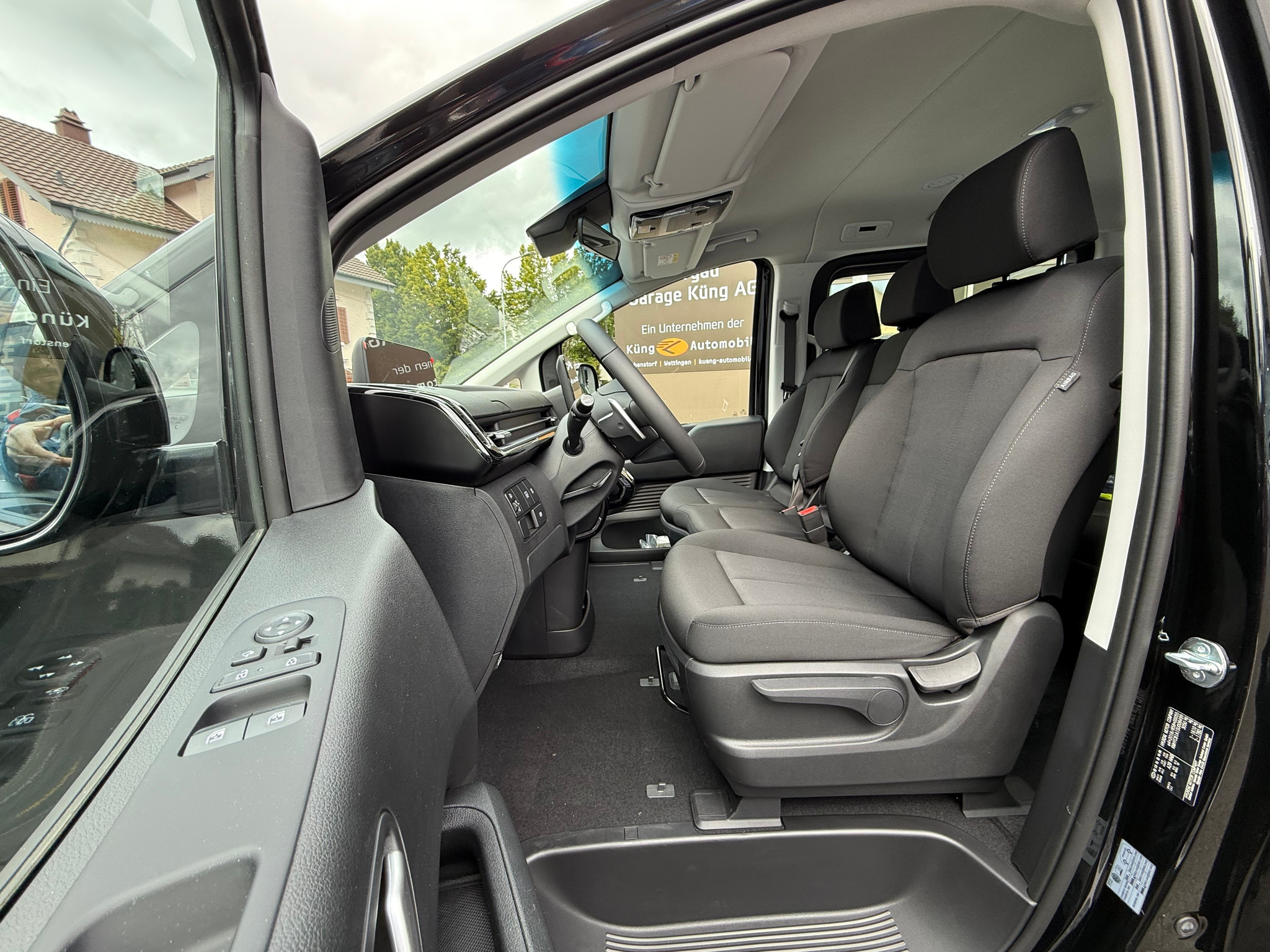 listing desktop thumbnail image 11