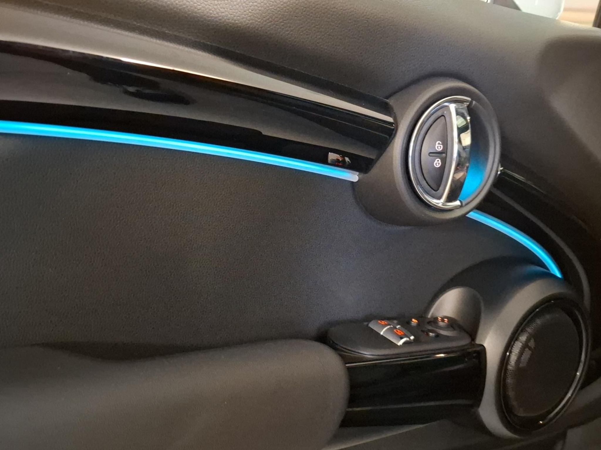 listing desktop thumbnail image 5