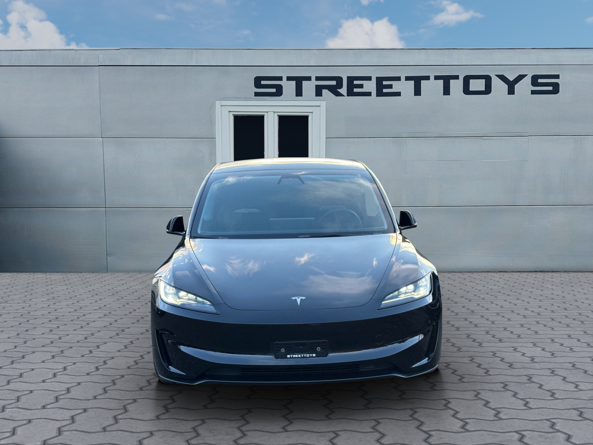 listing desktop thumbnail image 4