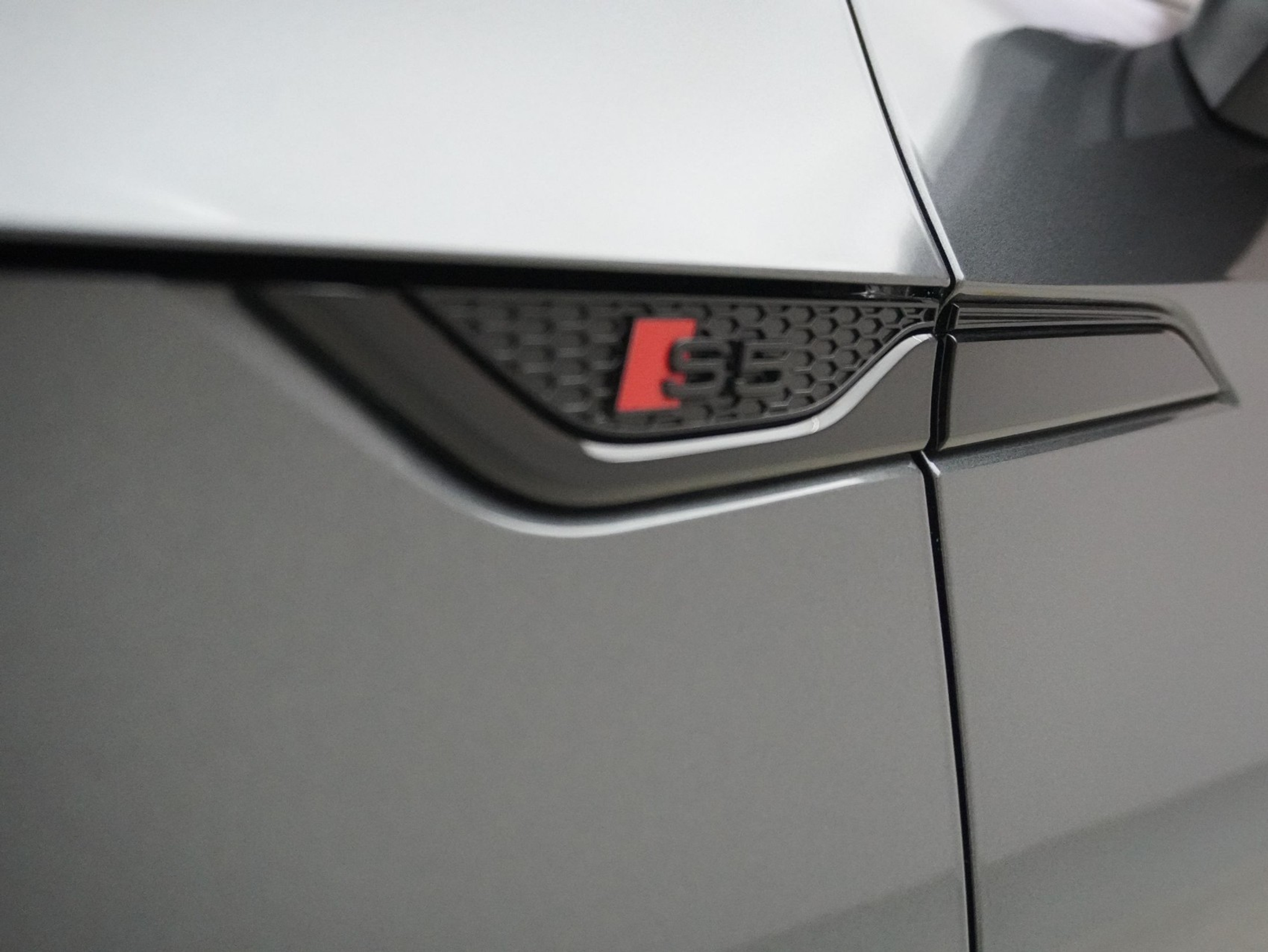 listing desktop thumbnail image 8