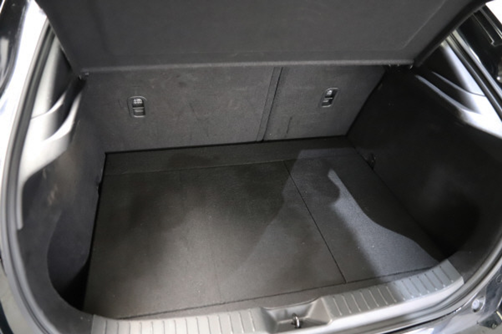 listing desktop thumbnail image 11