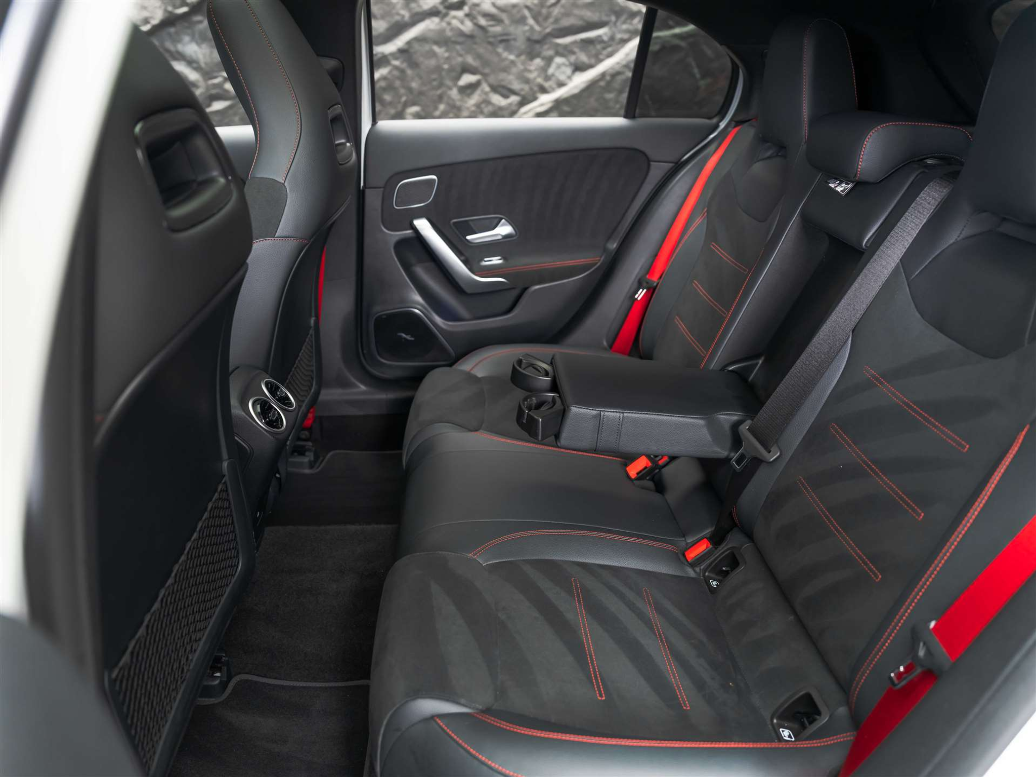 listing desktop thumbnail image 16