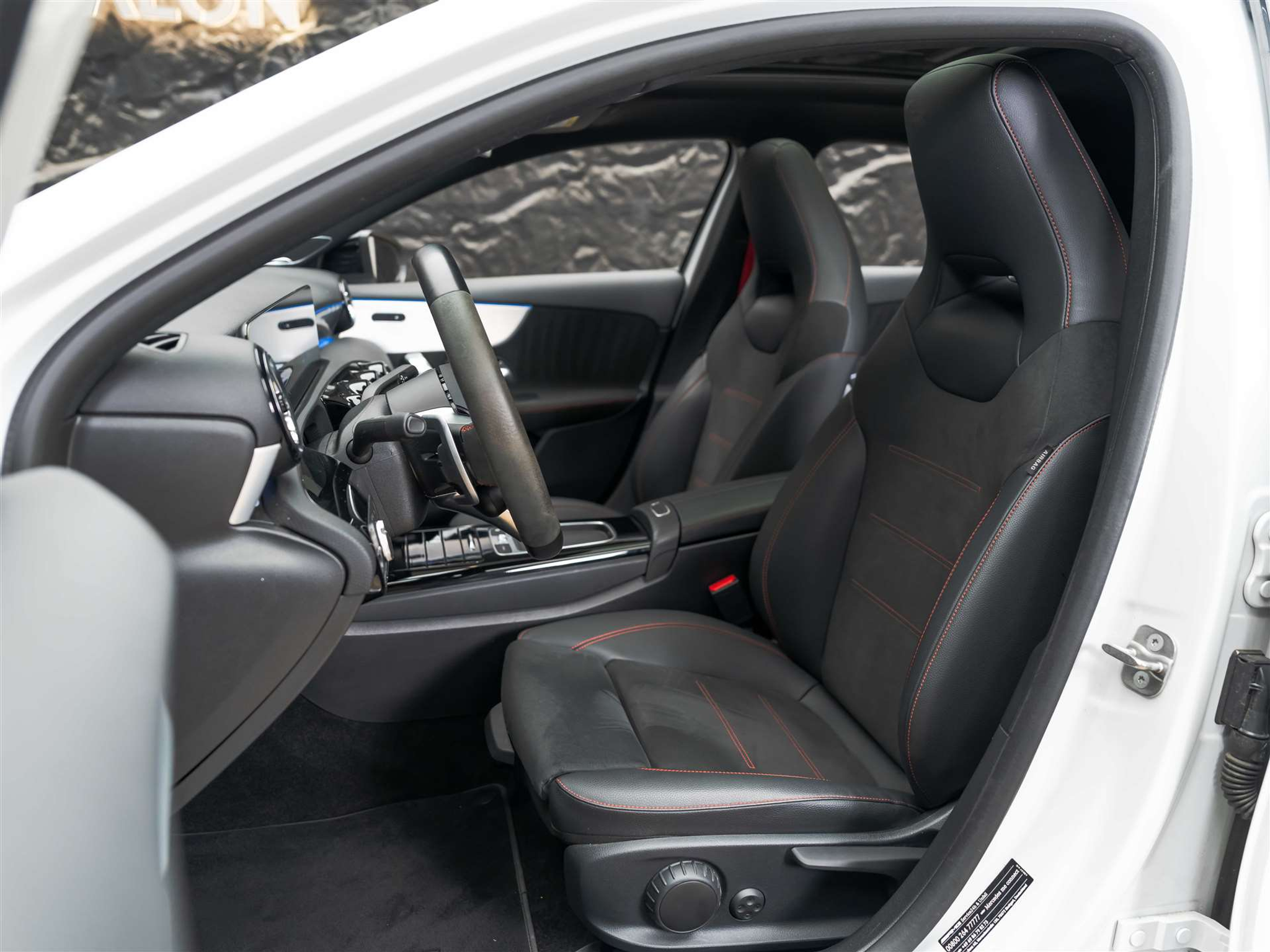 listing desktop thumbnail image 11