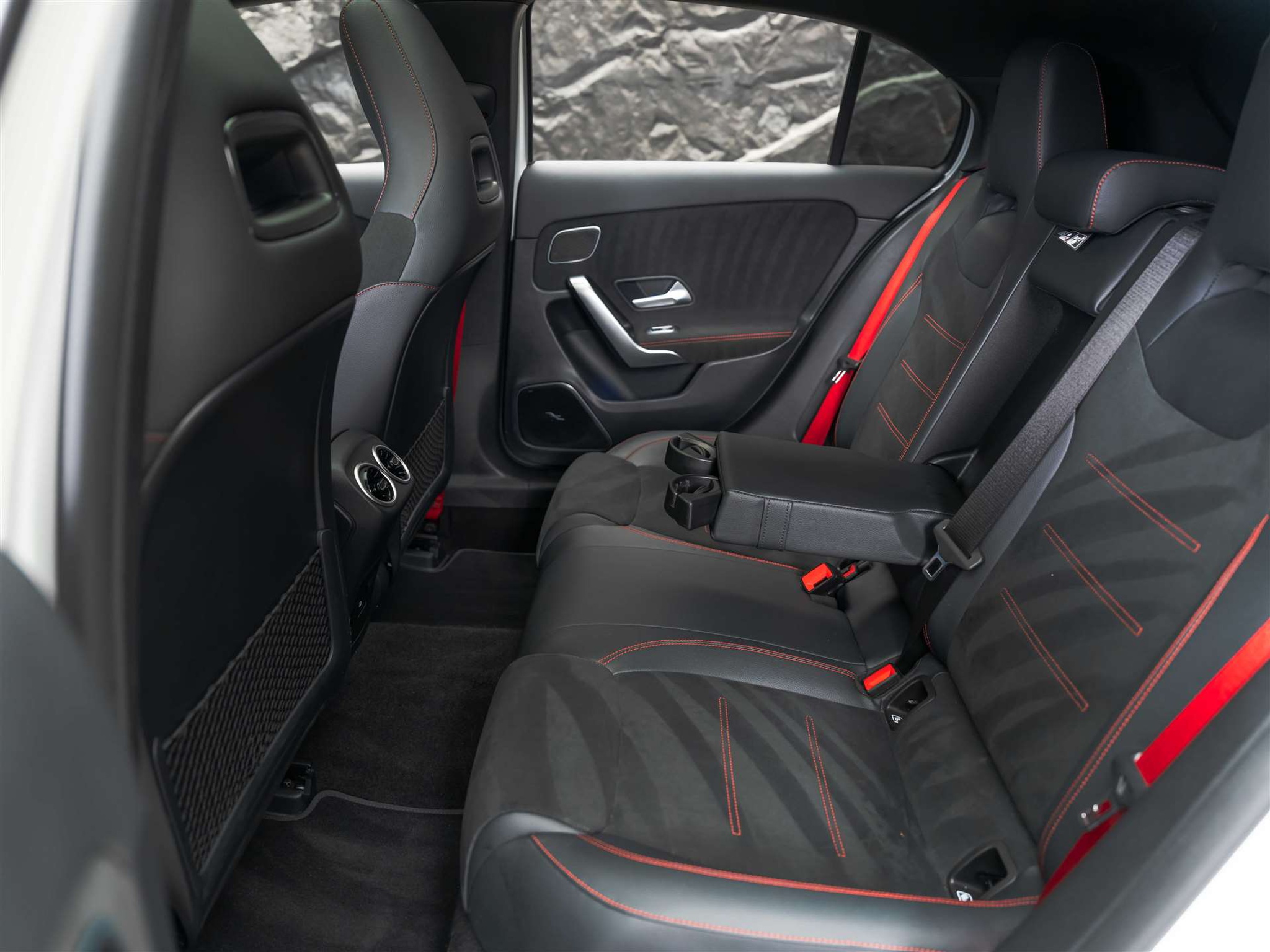 listing desktop thumbnail image 15