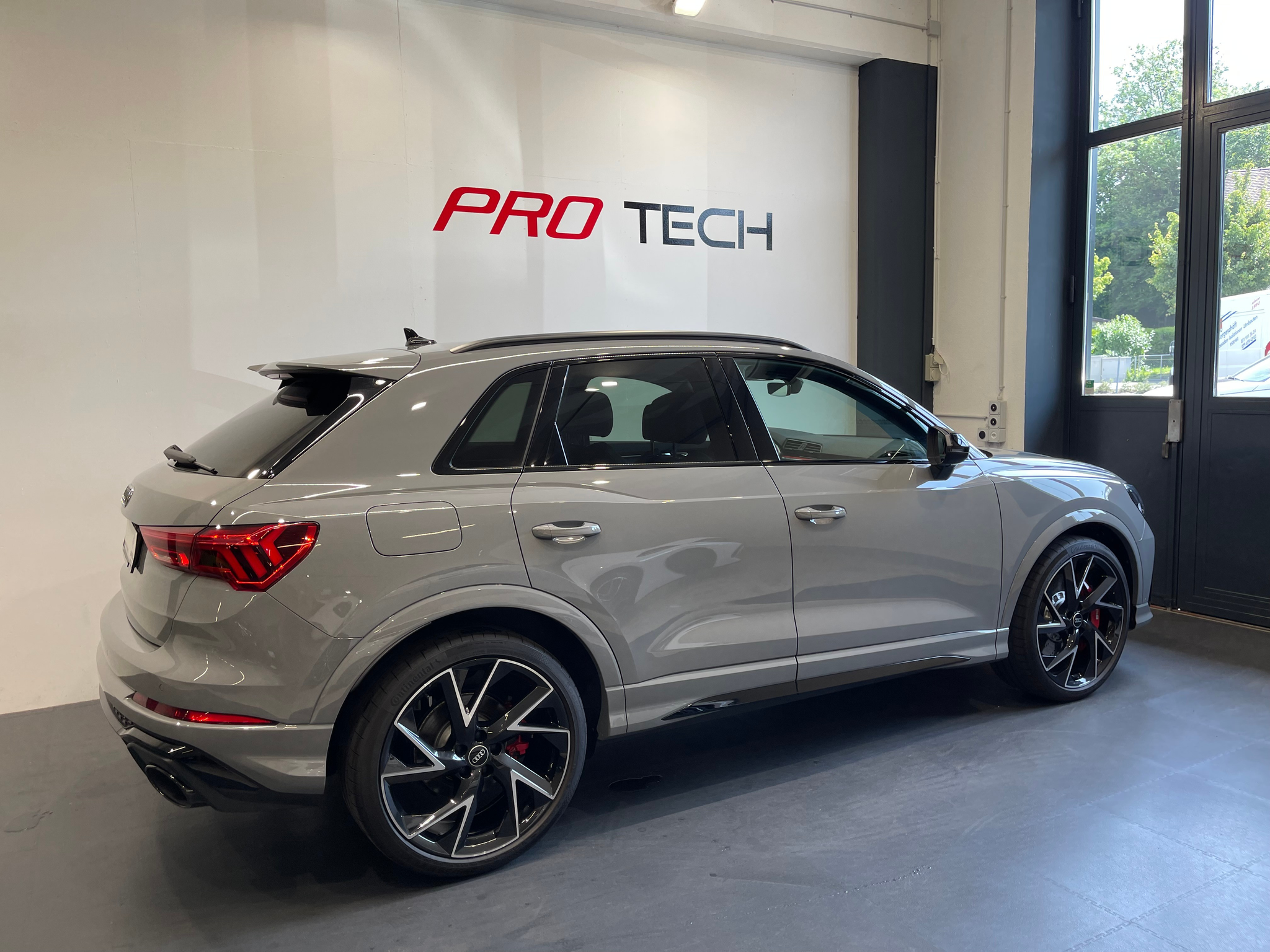 listing desktop thumbnail image 7