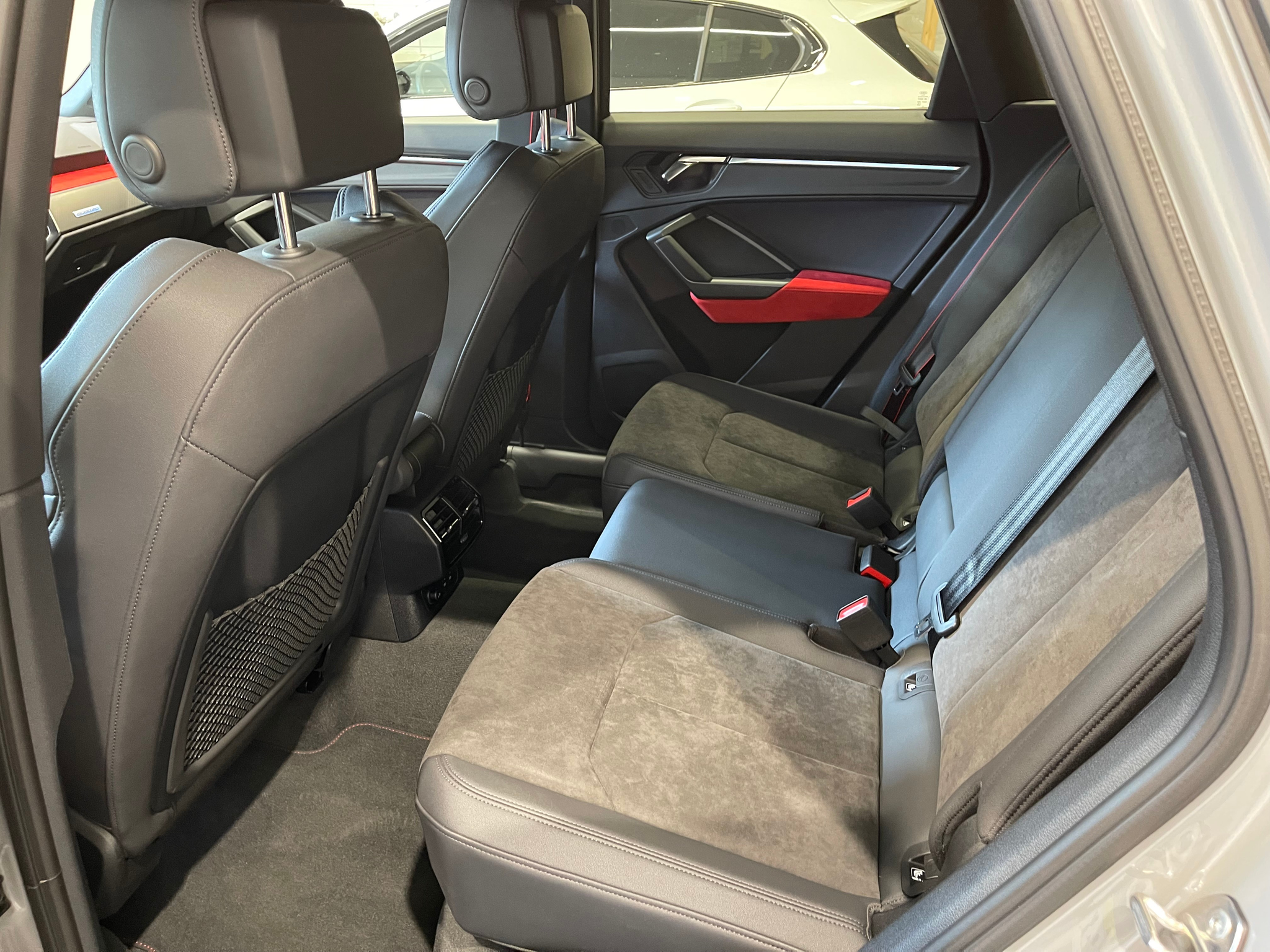 listing desktop thumbnail image 11