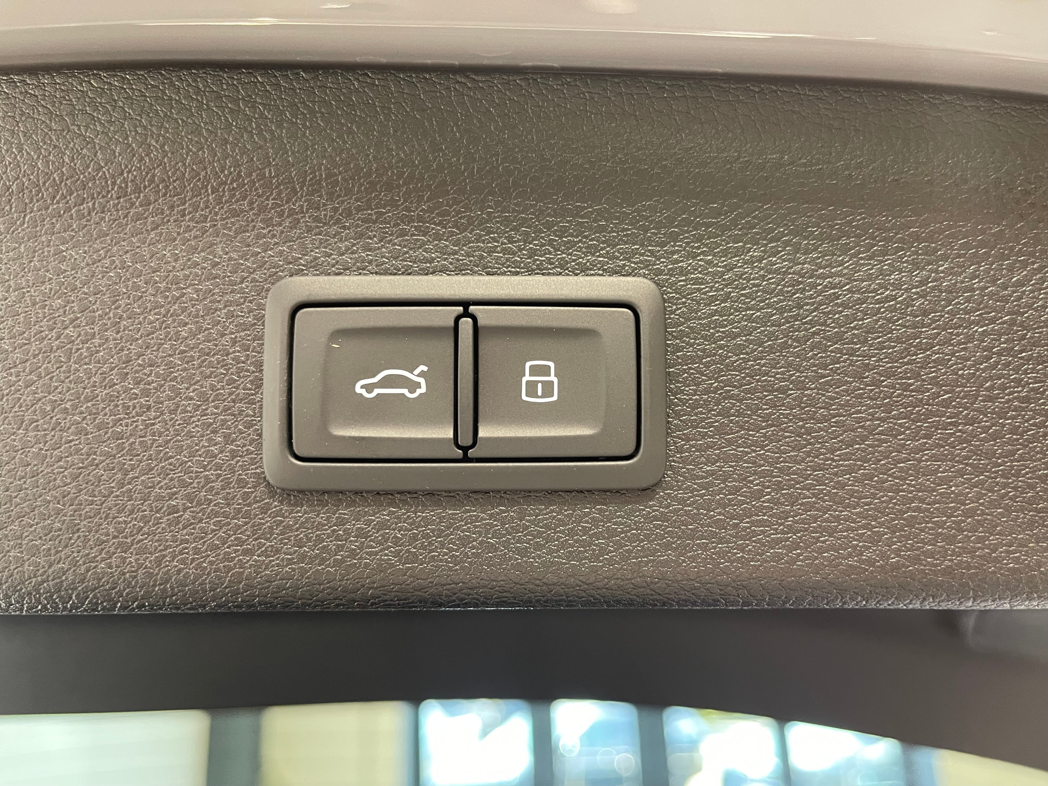 listing desktop thumbnail image 28