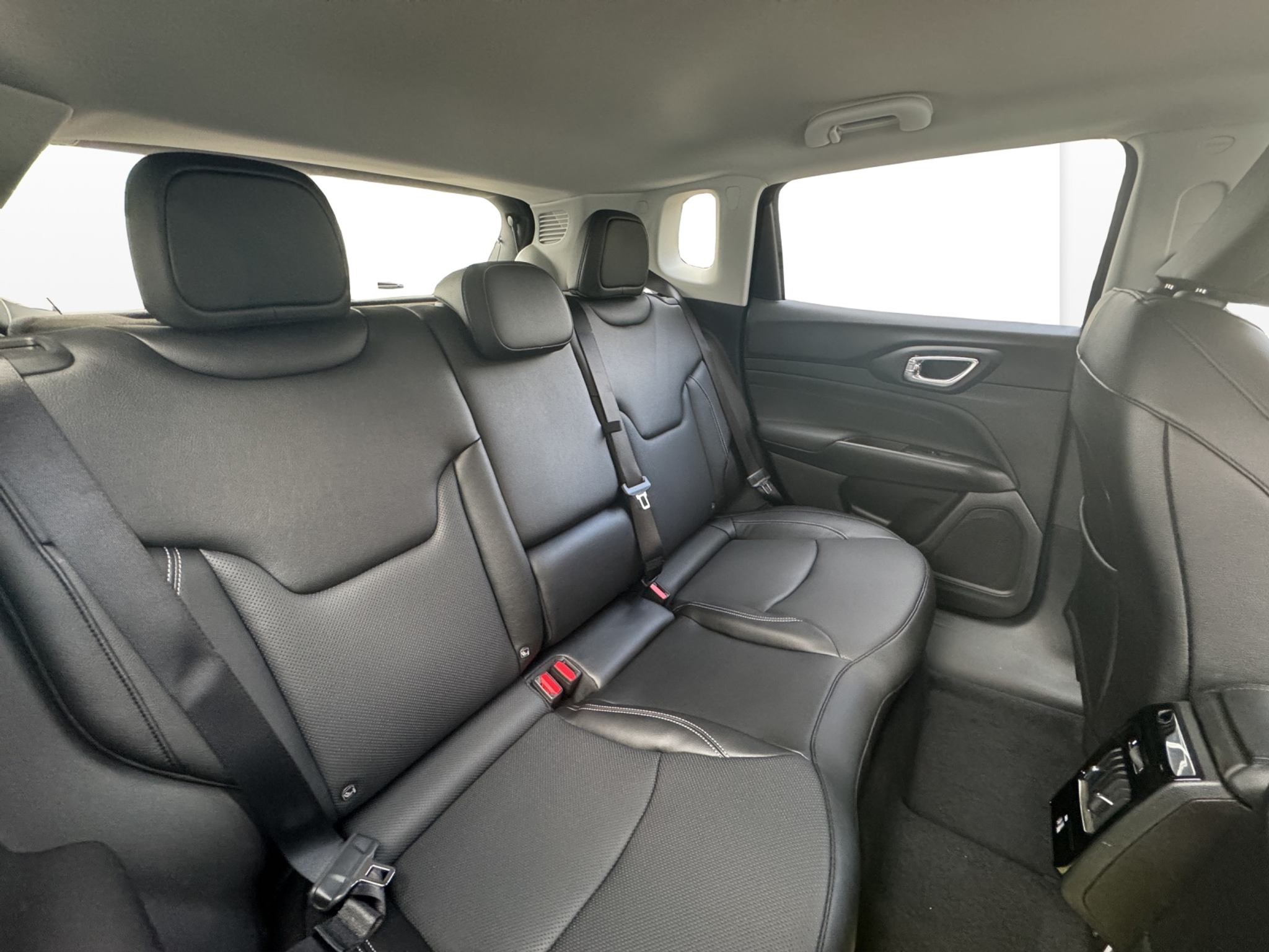 listing desktop thumbnail image 12