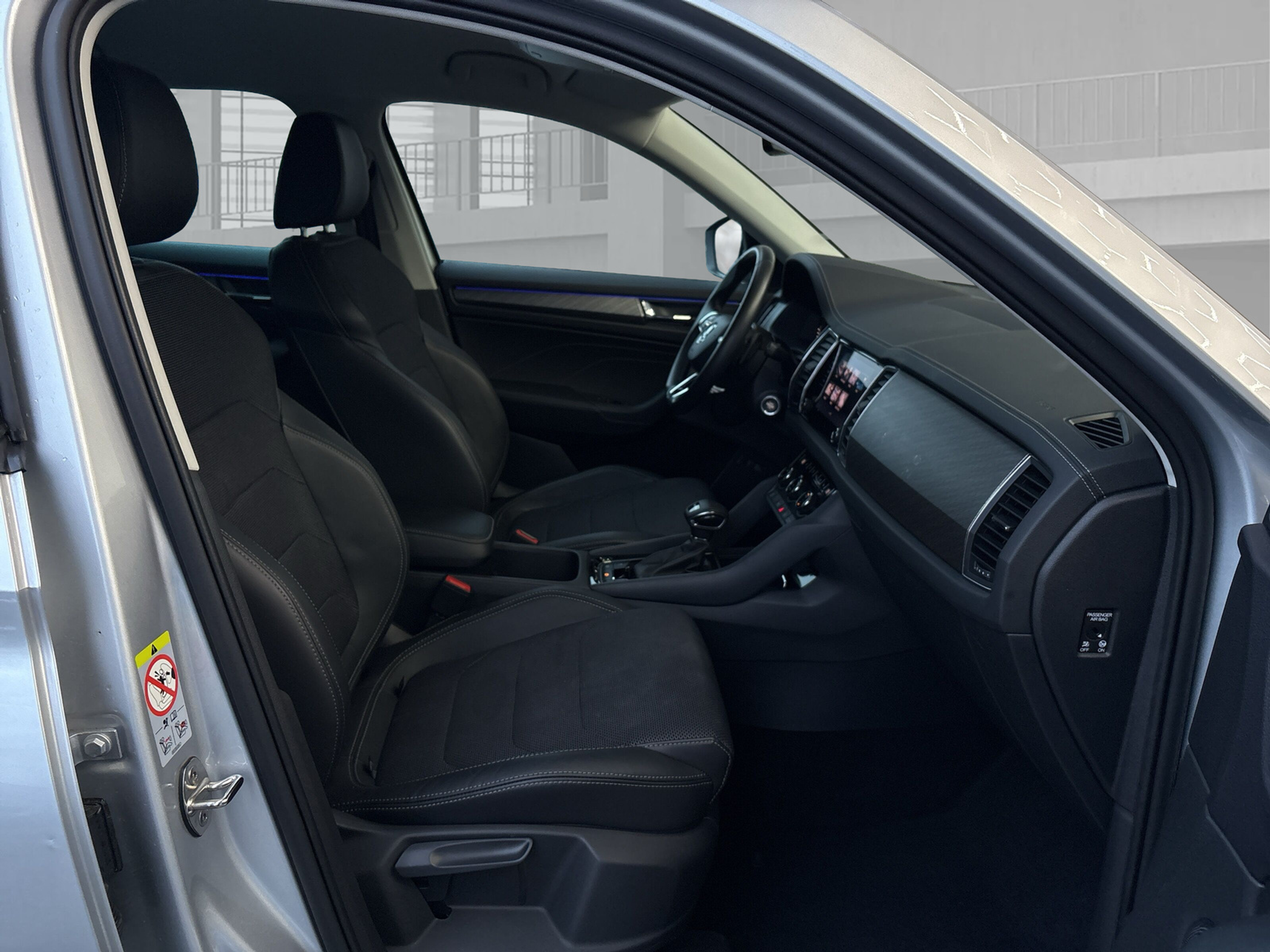 listing desktop thumbnail image 10