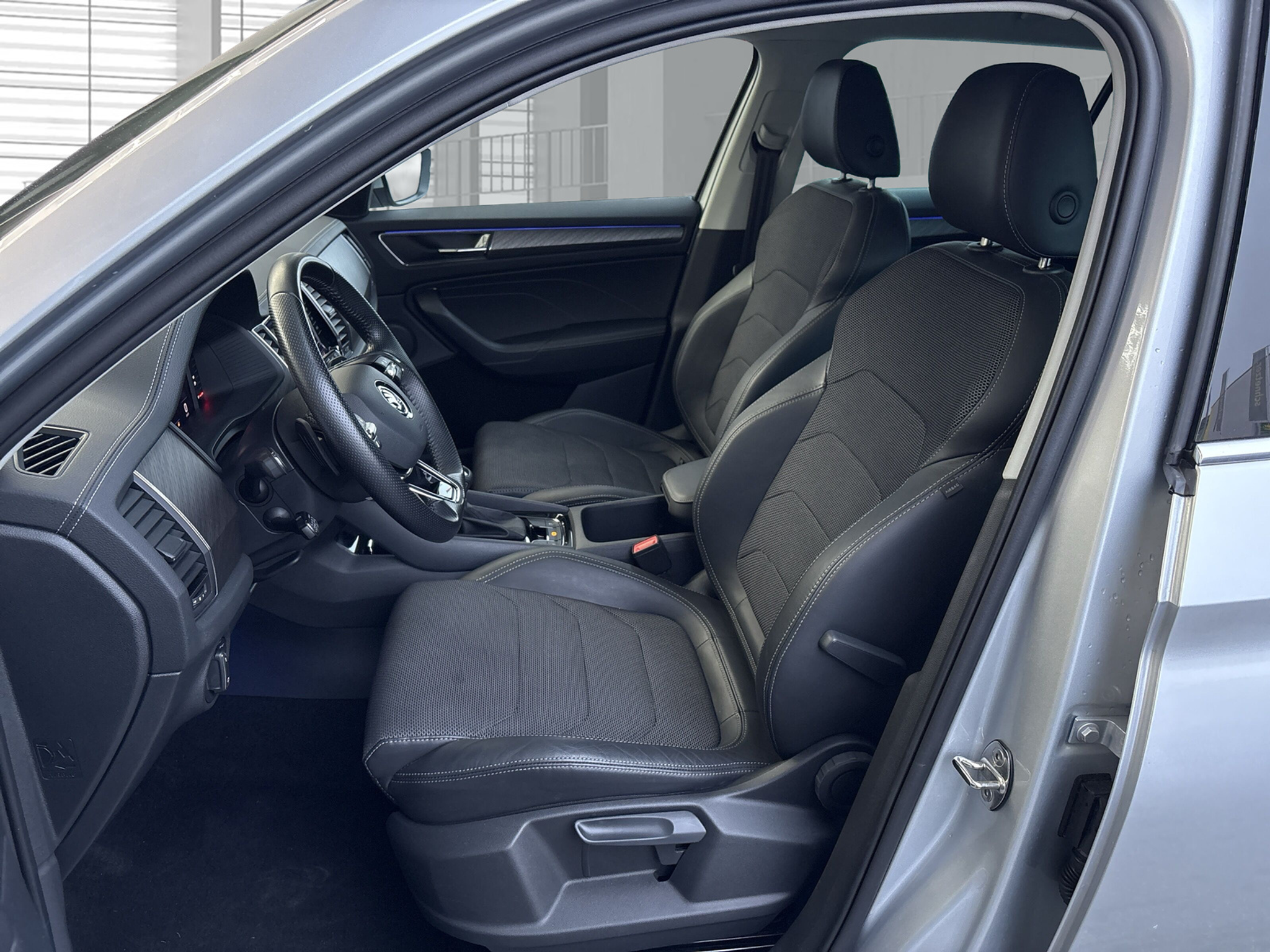 listing desktop thumbnail image 9