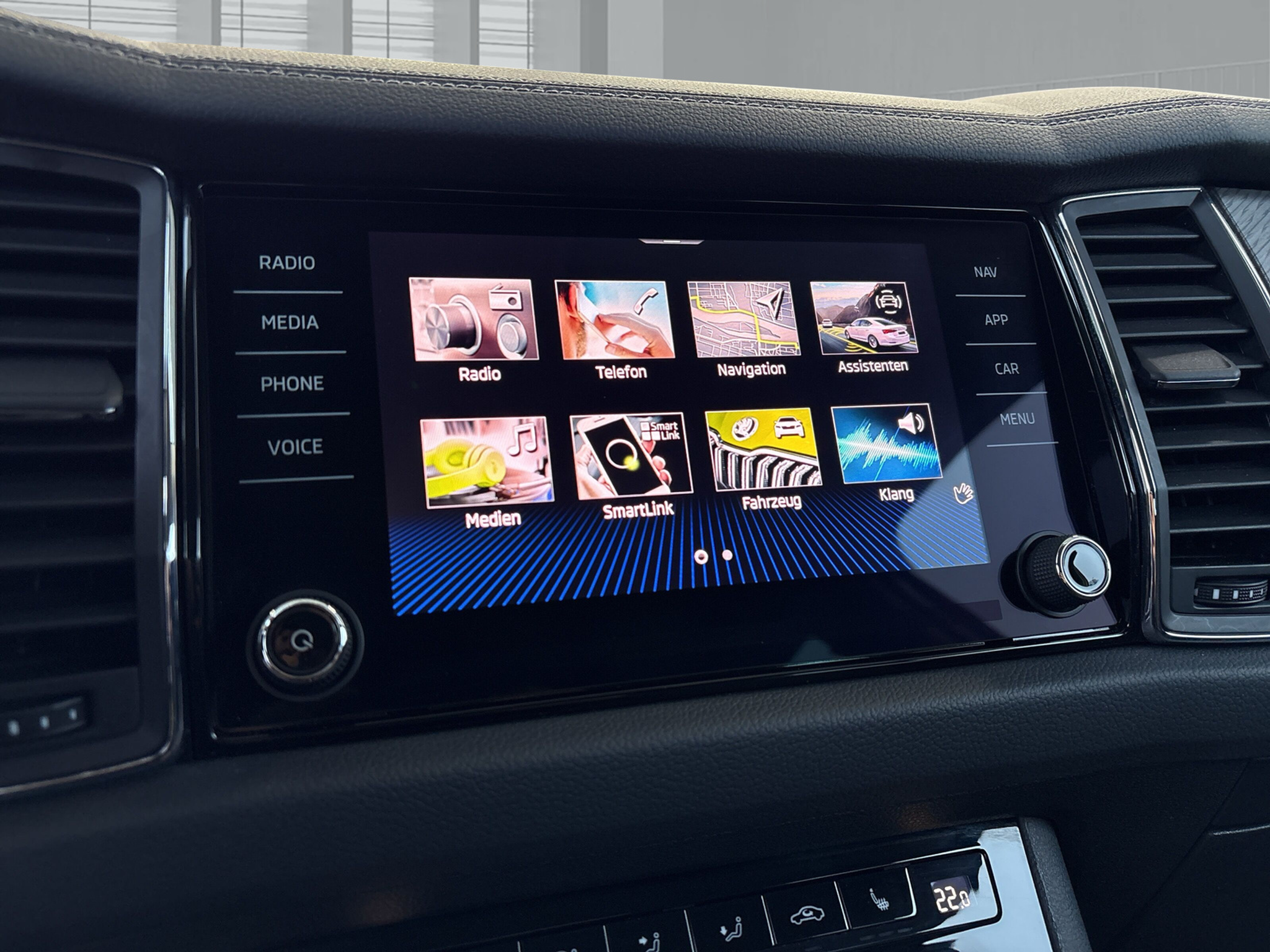 listing desktop thumbnail image 18