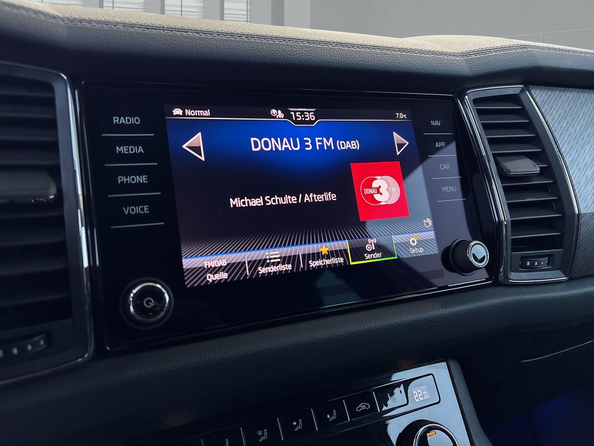 listing desktop thumbnail image 19