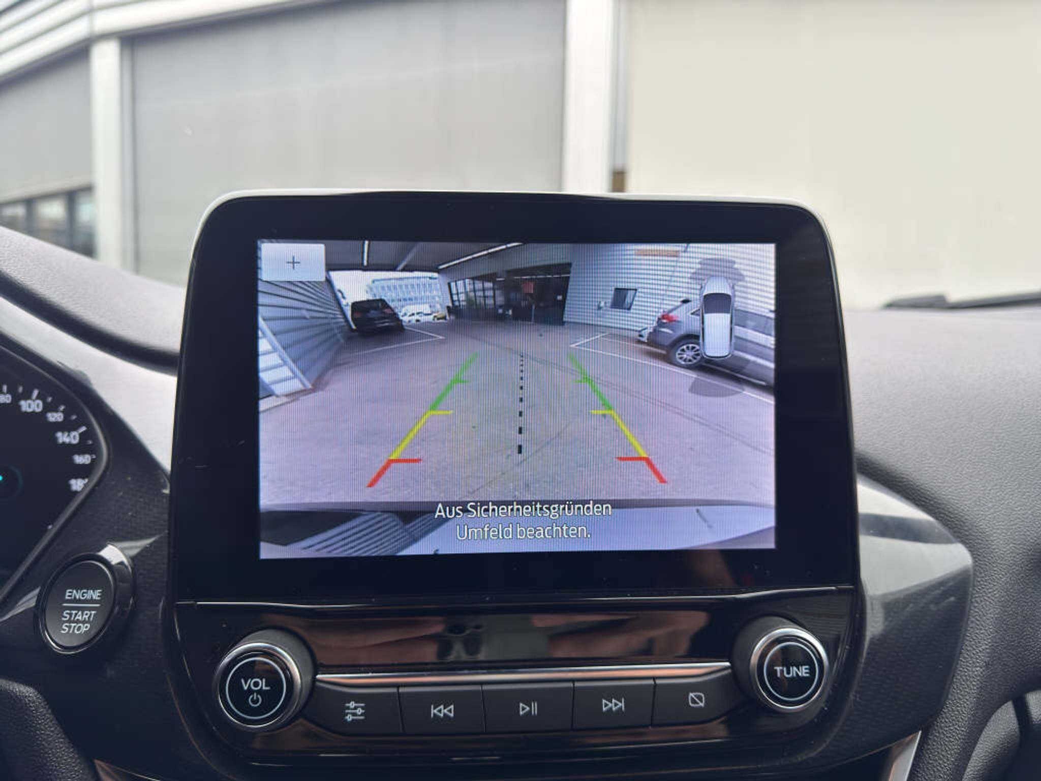 listing desktop thumbnail image 17