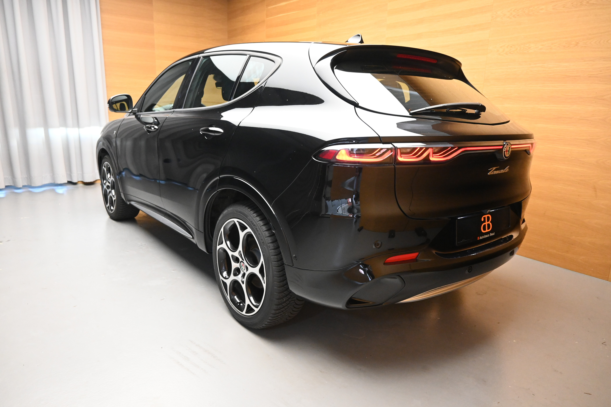 listing desktop thumbnail image 4