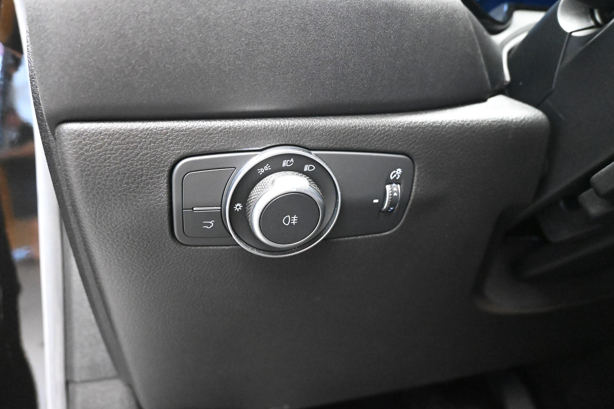 listing desktop thumbnail image 14