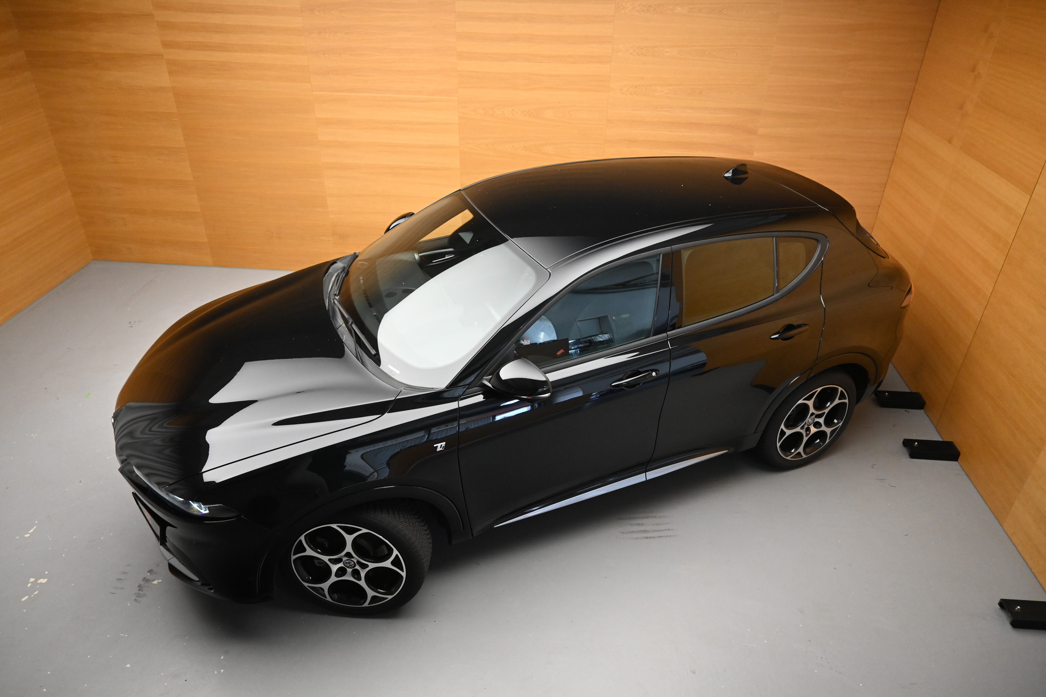 listing desktop thumbnail image 1