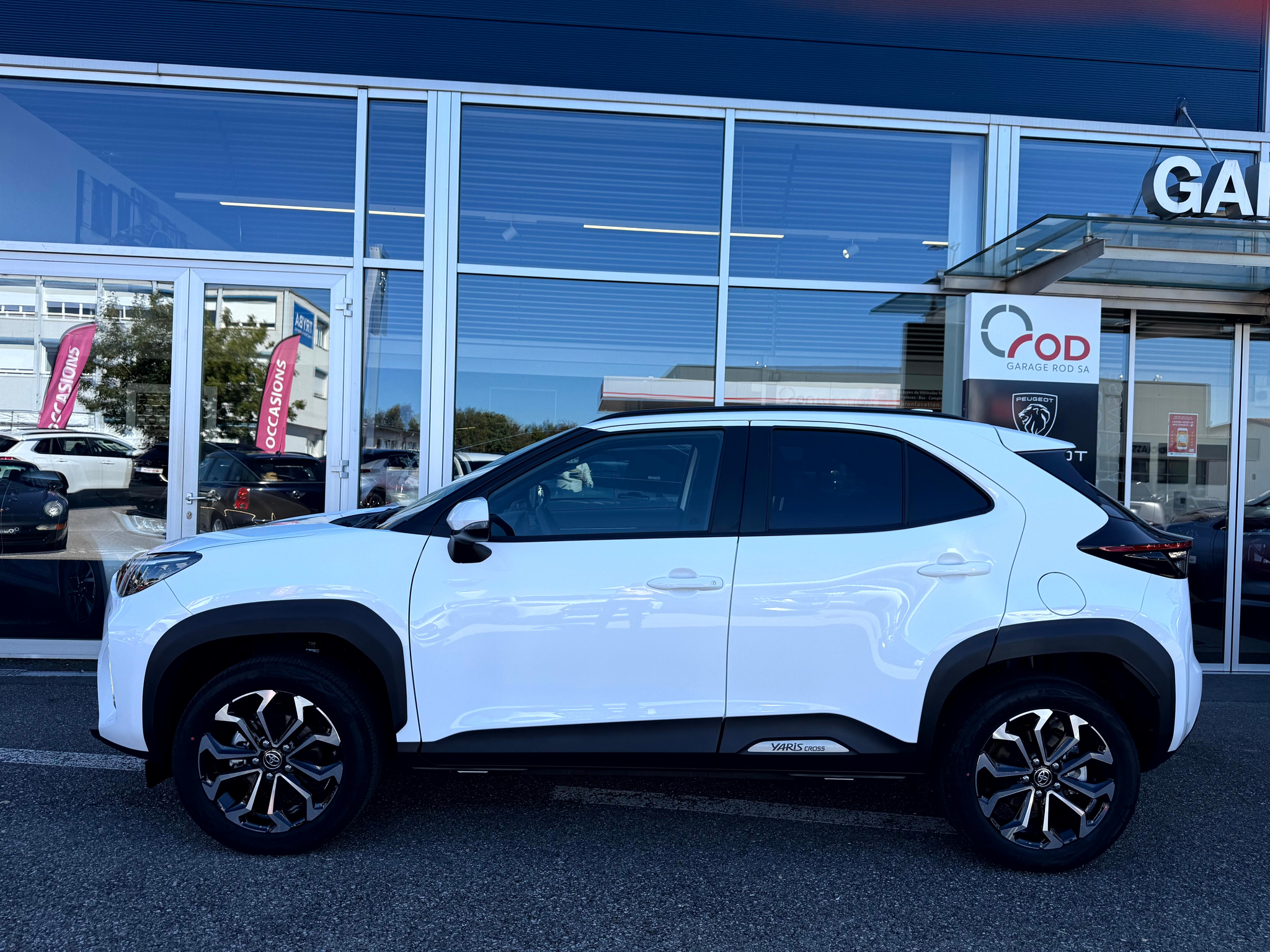 listing desktop thumbnail image 4