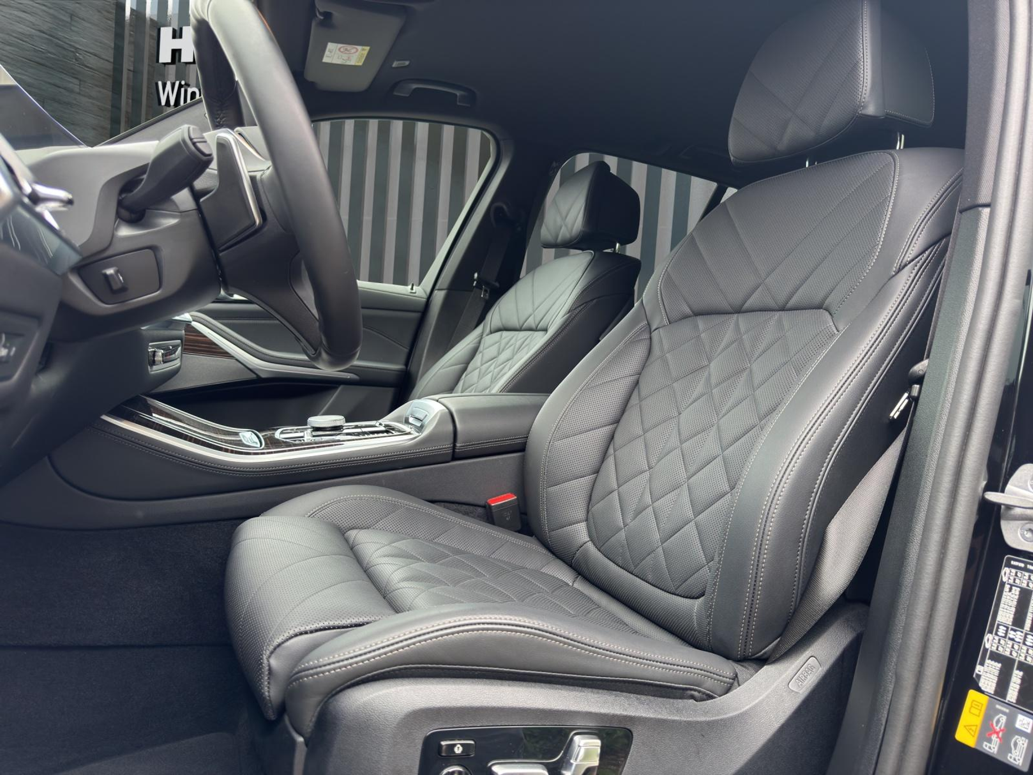 listing desktop thumbnail image 14