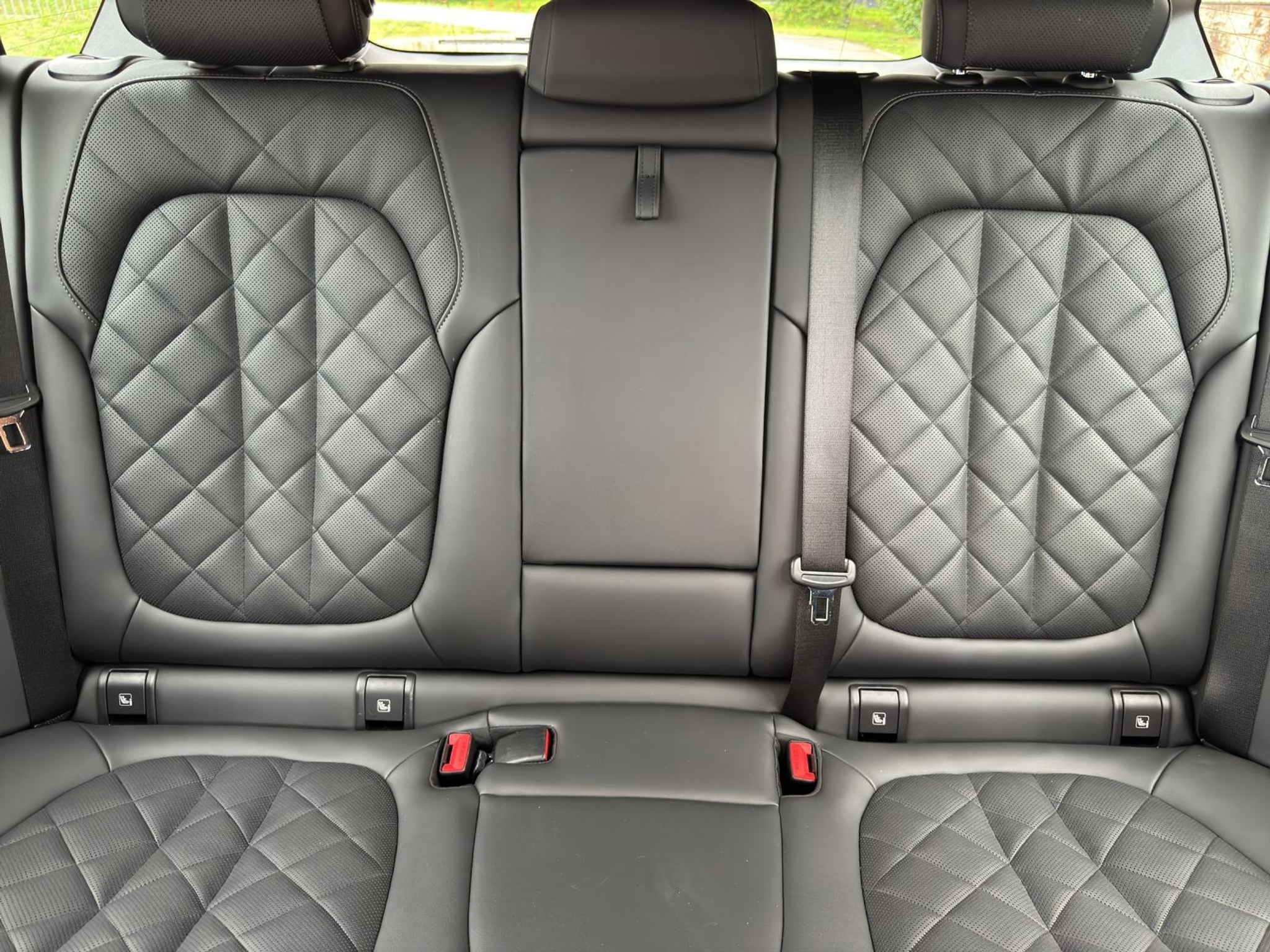 listing desktop thumbnail image 17