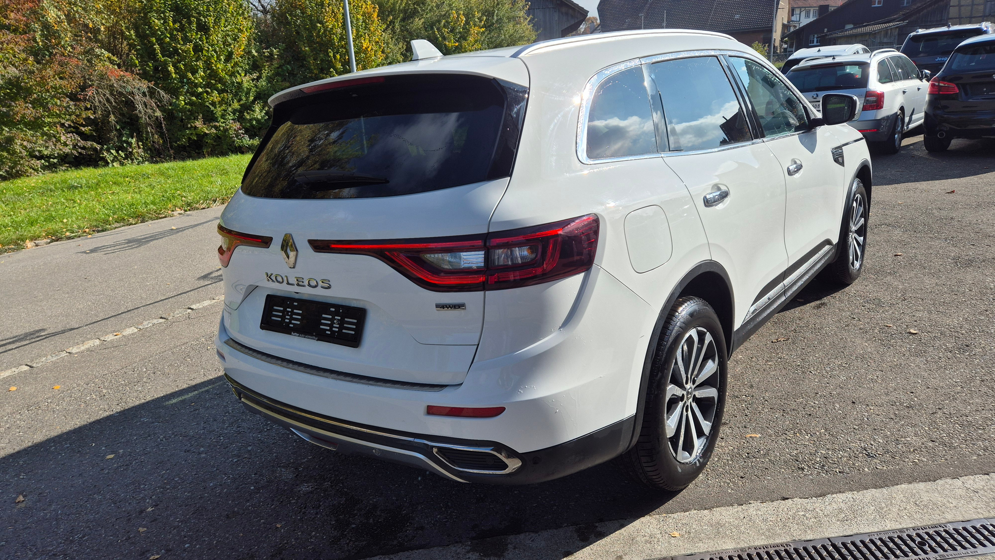 listing desktop thumbnail image 3