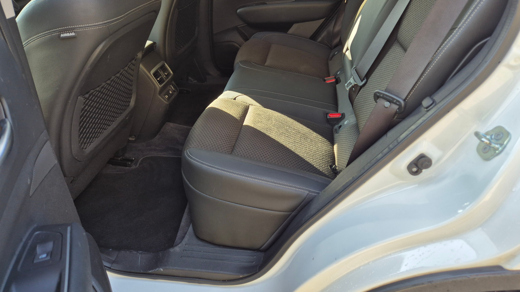 listing desktop thumbnail image 7