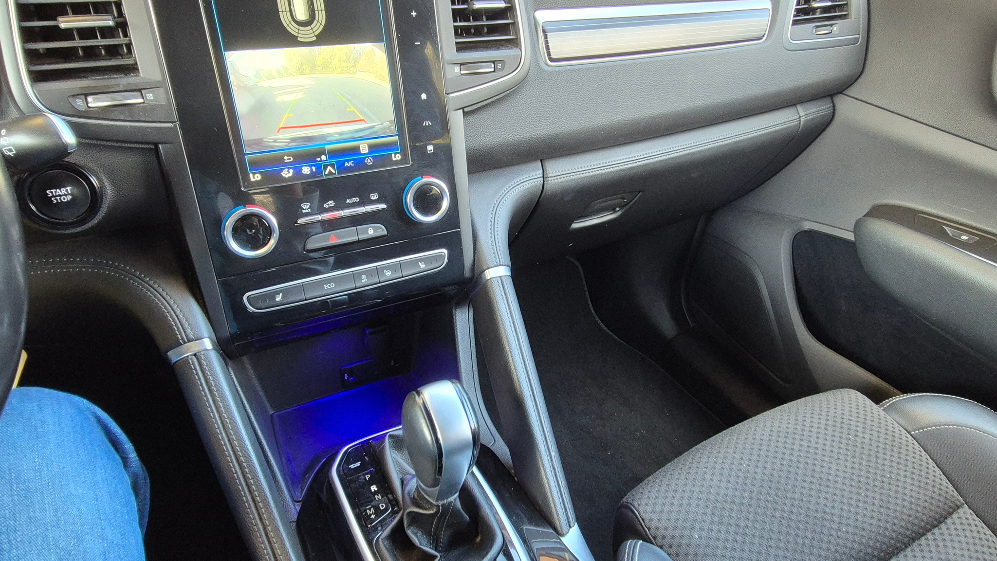 listing desktop thumbnail image 12