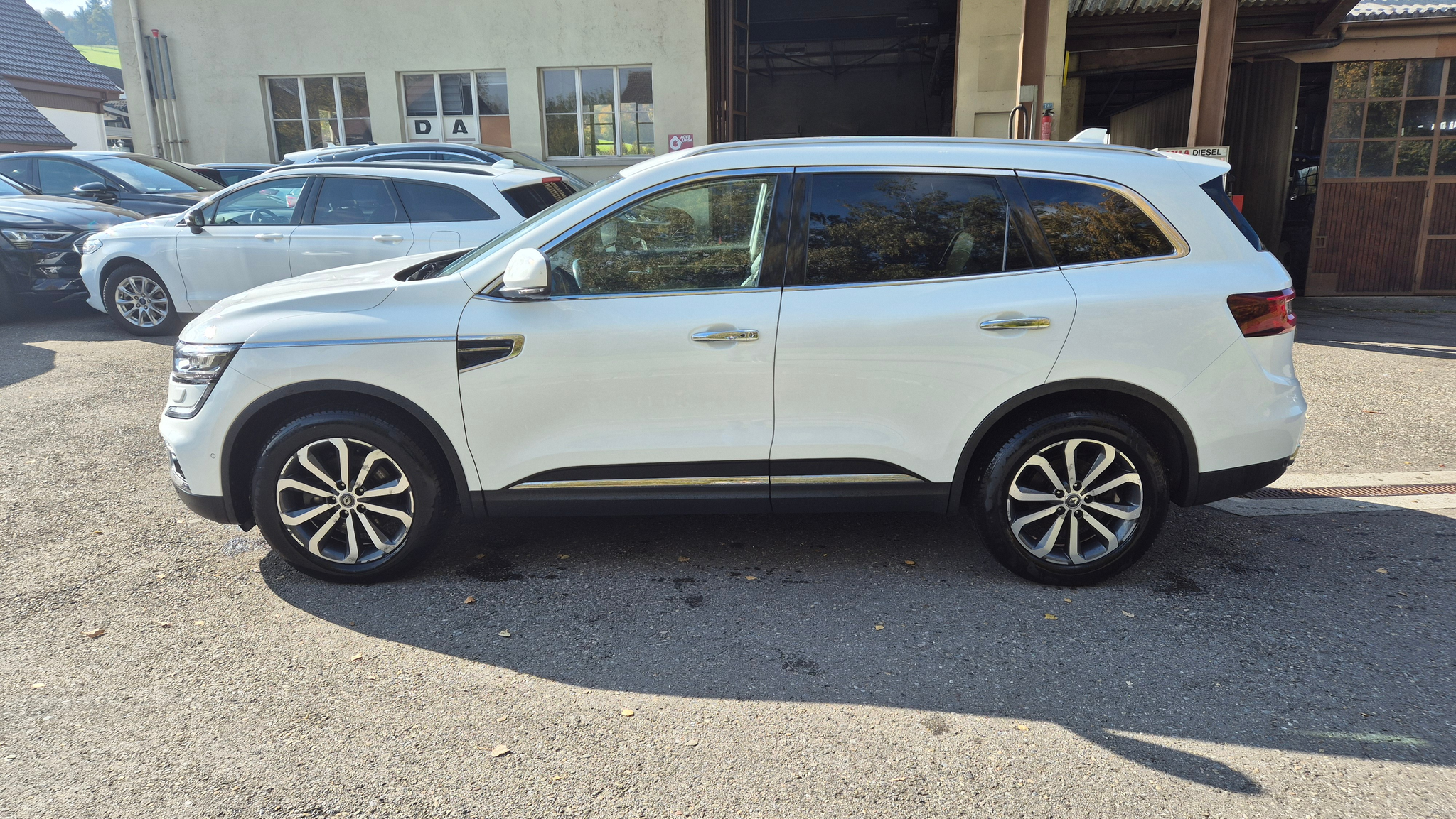 listing desktop thumbnail image 1