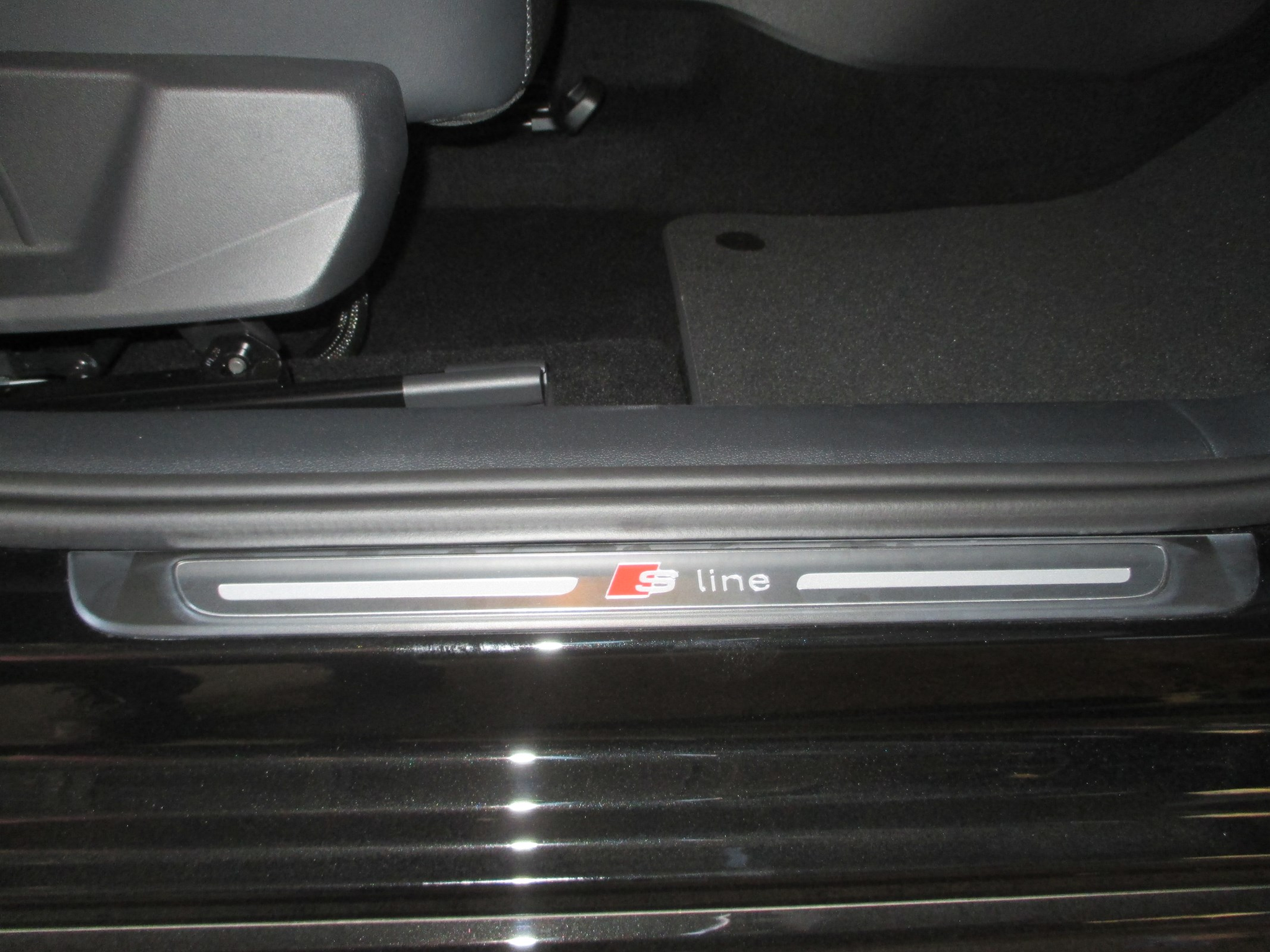 listing desktop thumbnail image 7